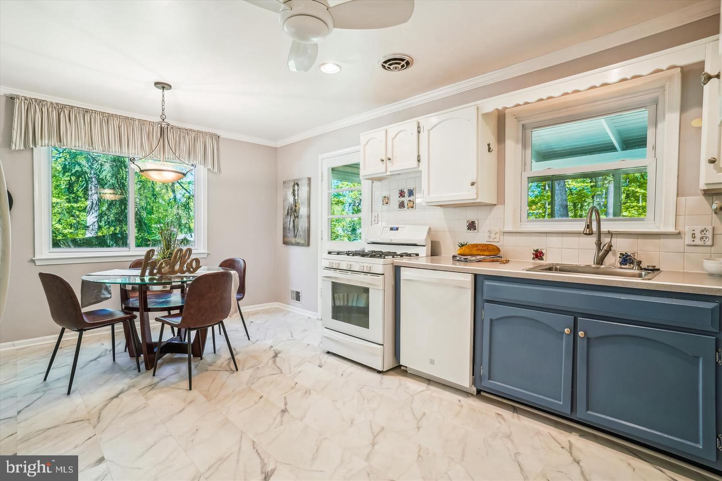 POINT OF WOODS - Residential