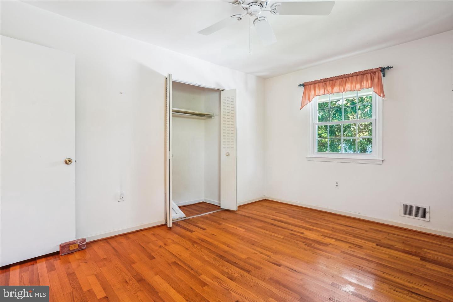 POINT OF WOODS - Residential