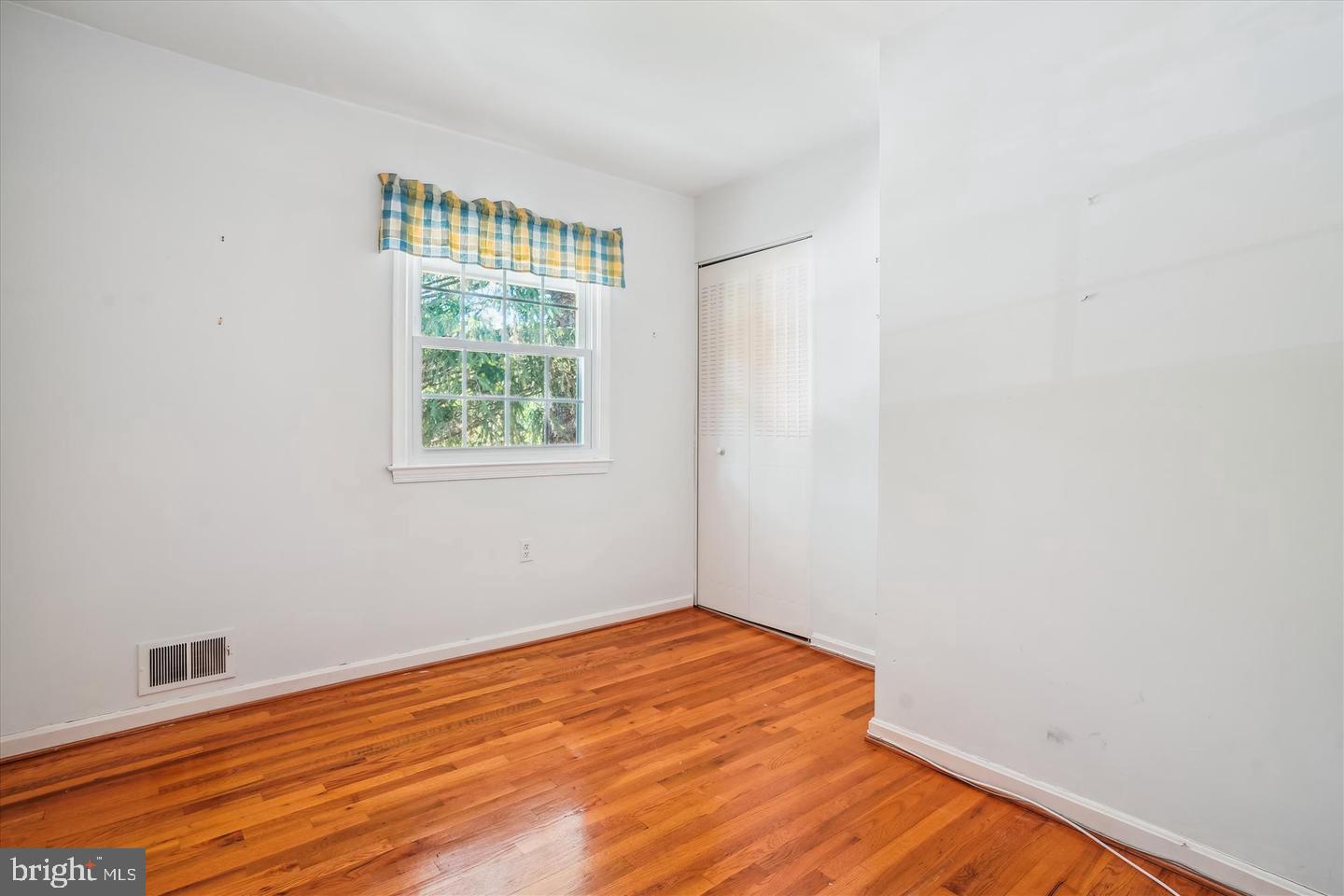 POINT OF WOODS - Residential