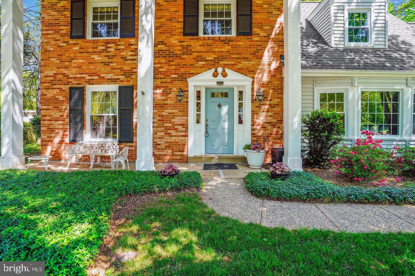 POINT OF WOODS - Residential