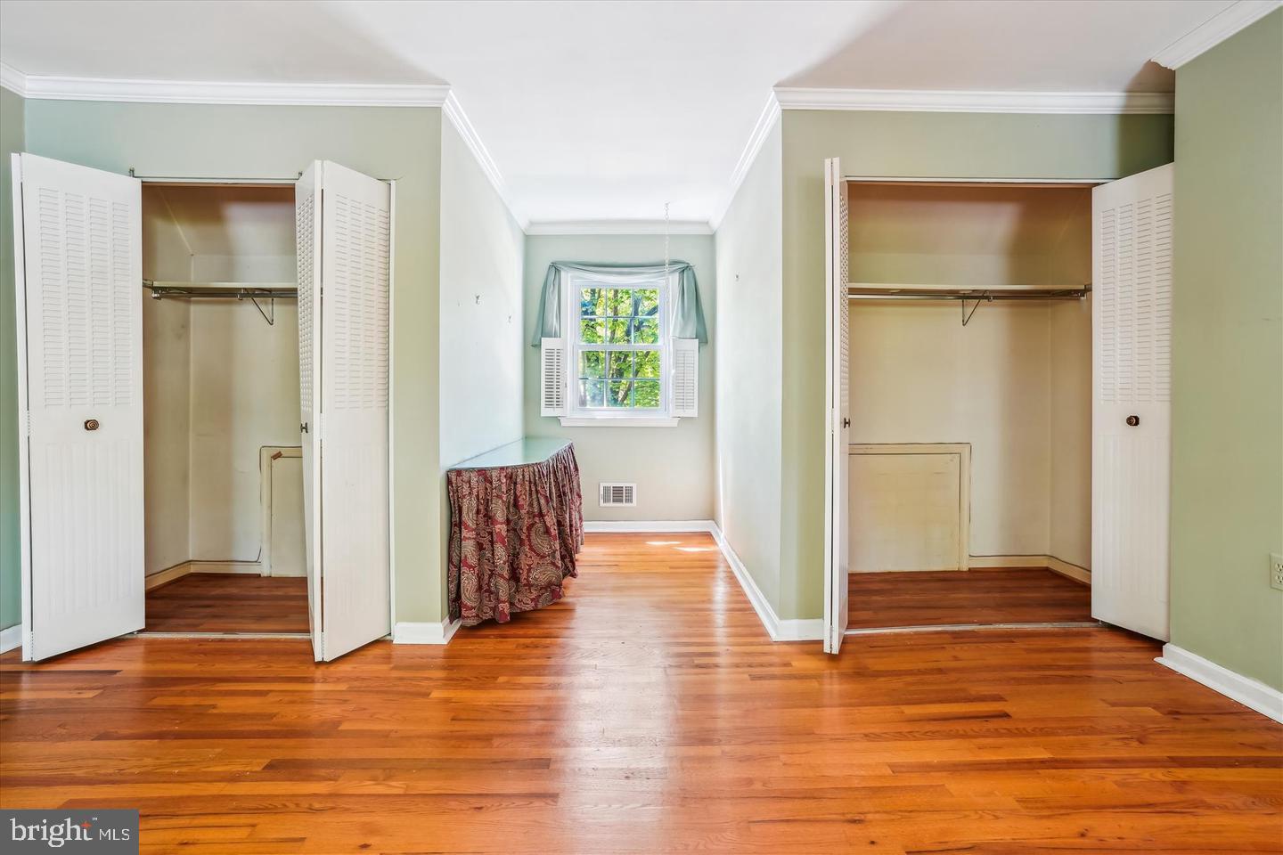 POINT OF WOODS - Residential