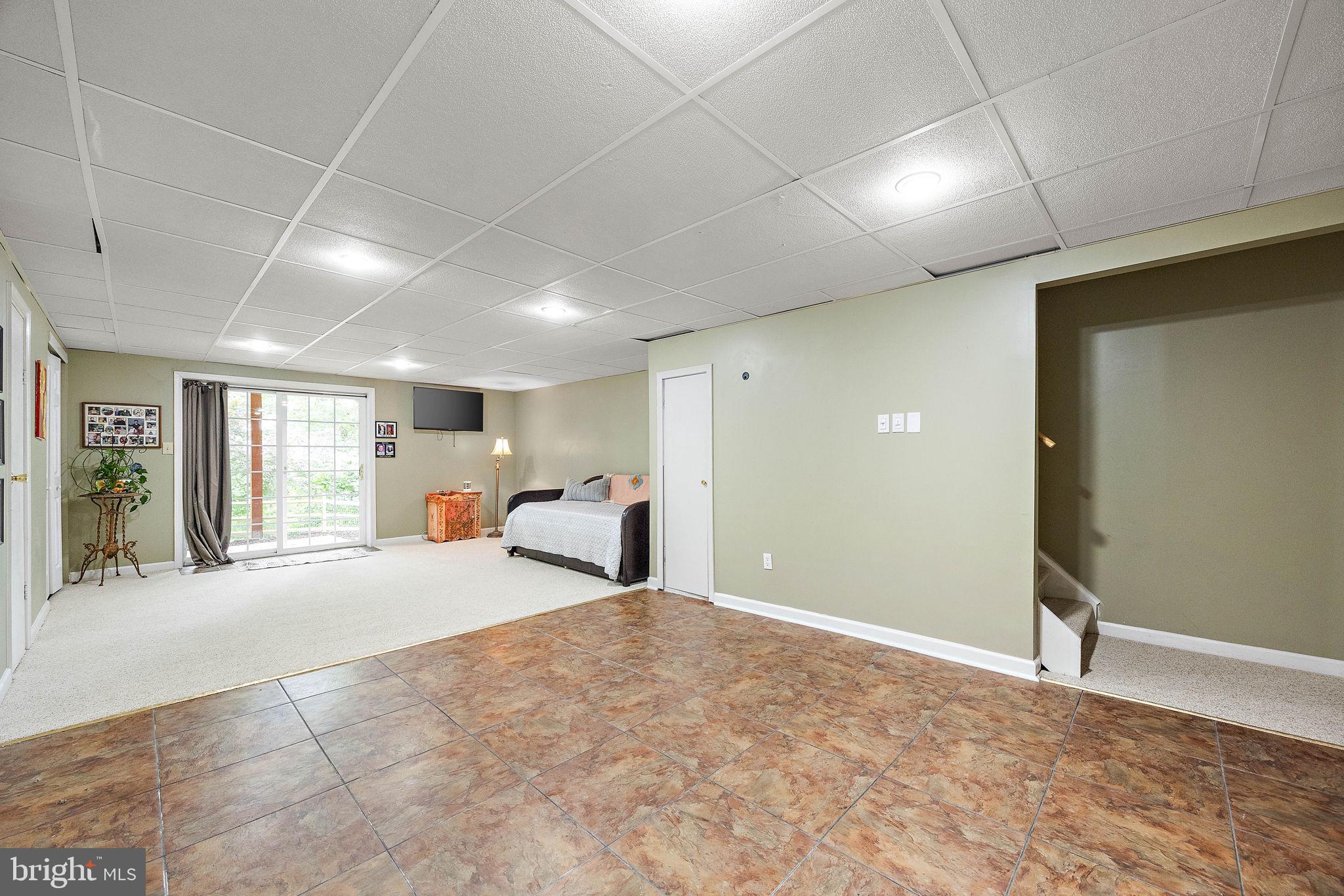 COVENTRY VILLAGE - Residential