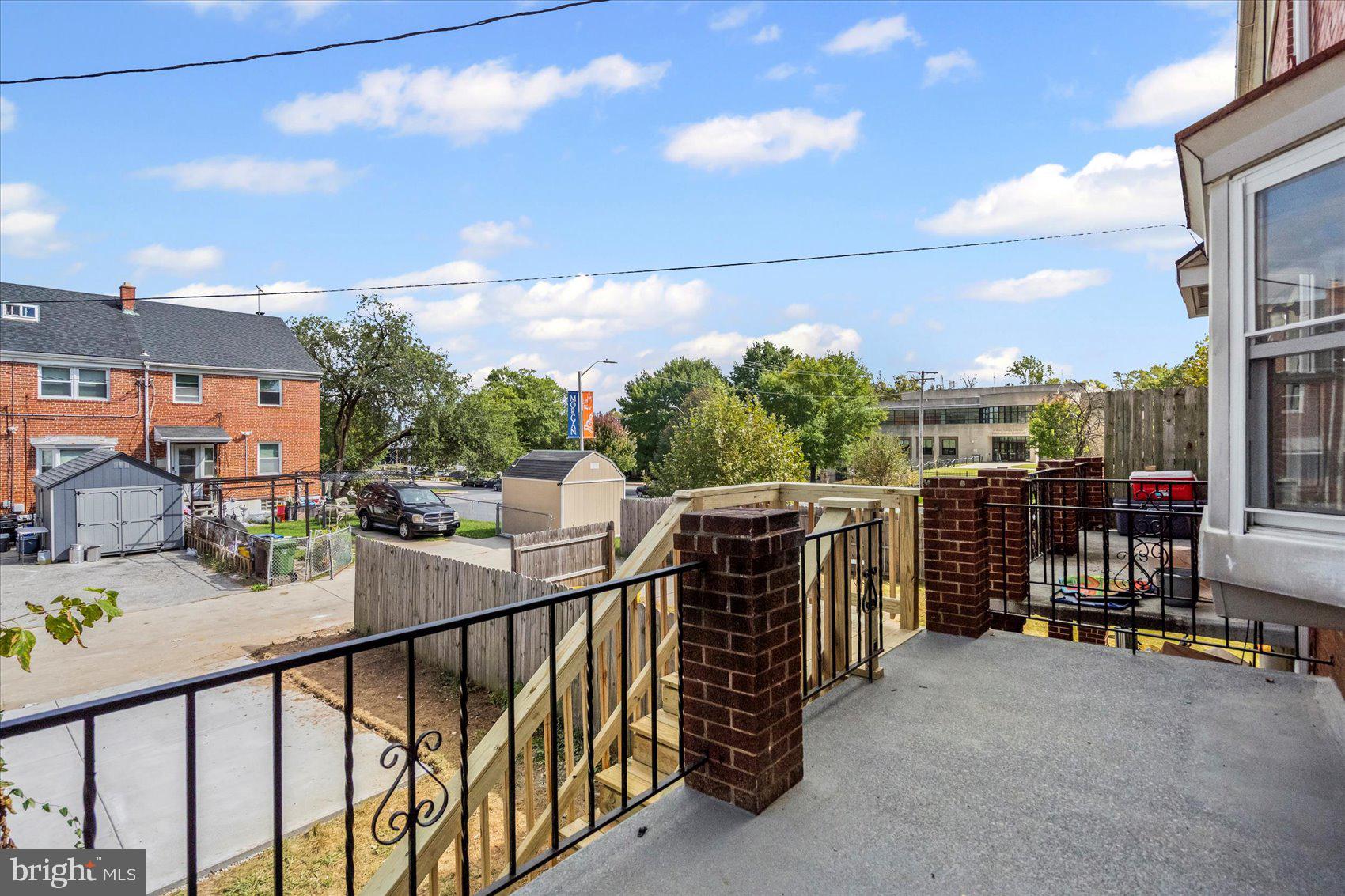 PERRING LOCH - Residential