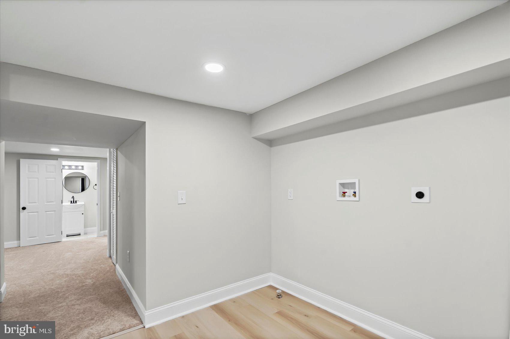 PERRING LOCH - Residential