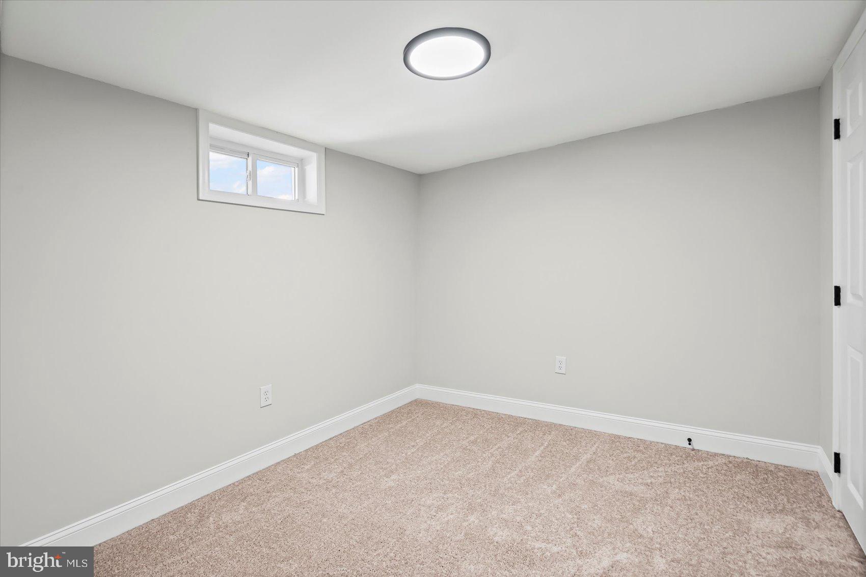 PERRING LOCH - Residential