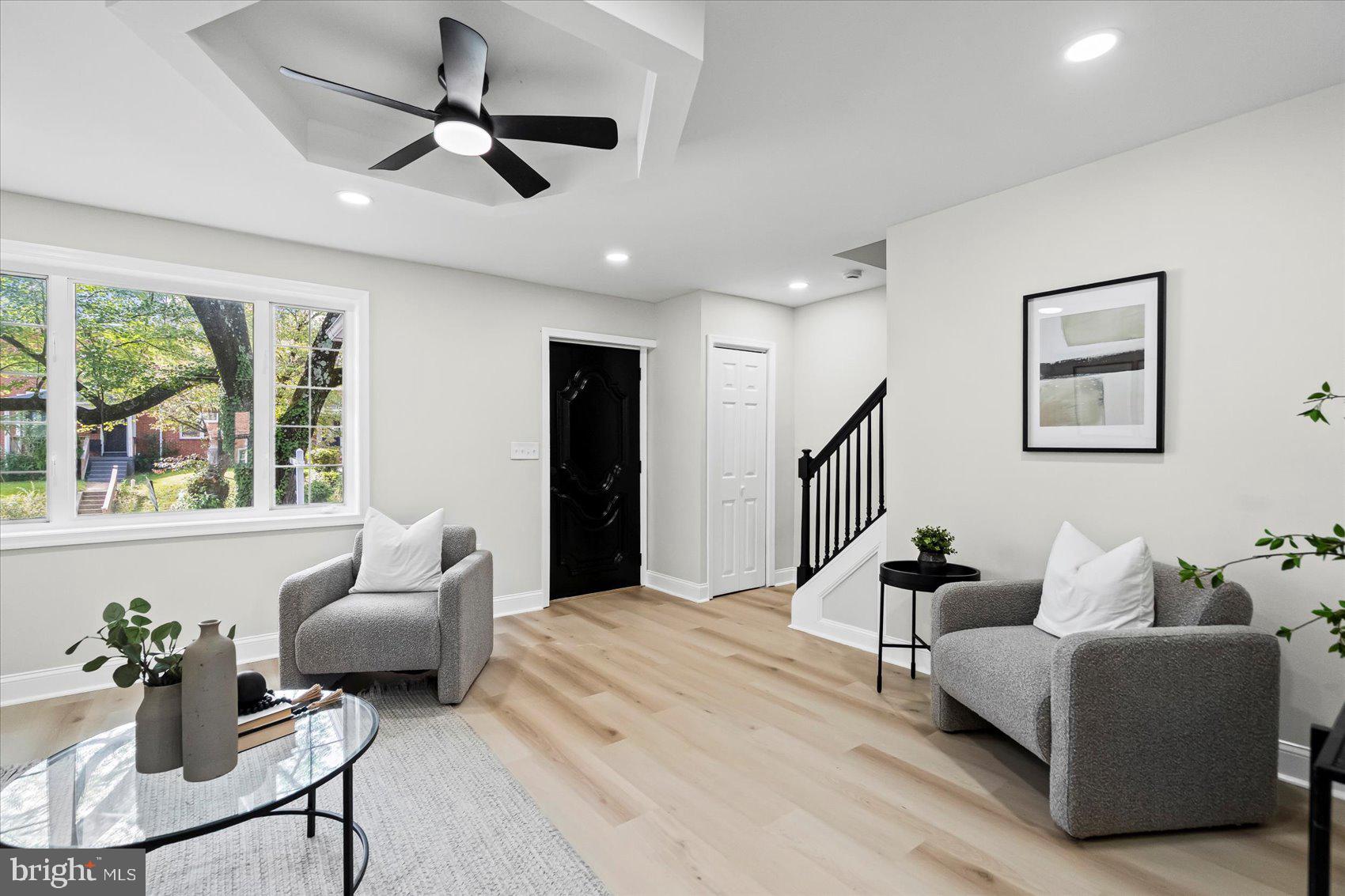 PERRING LOCH - Residential