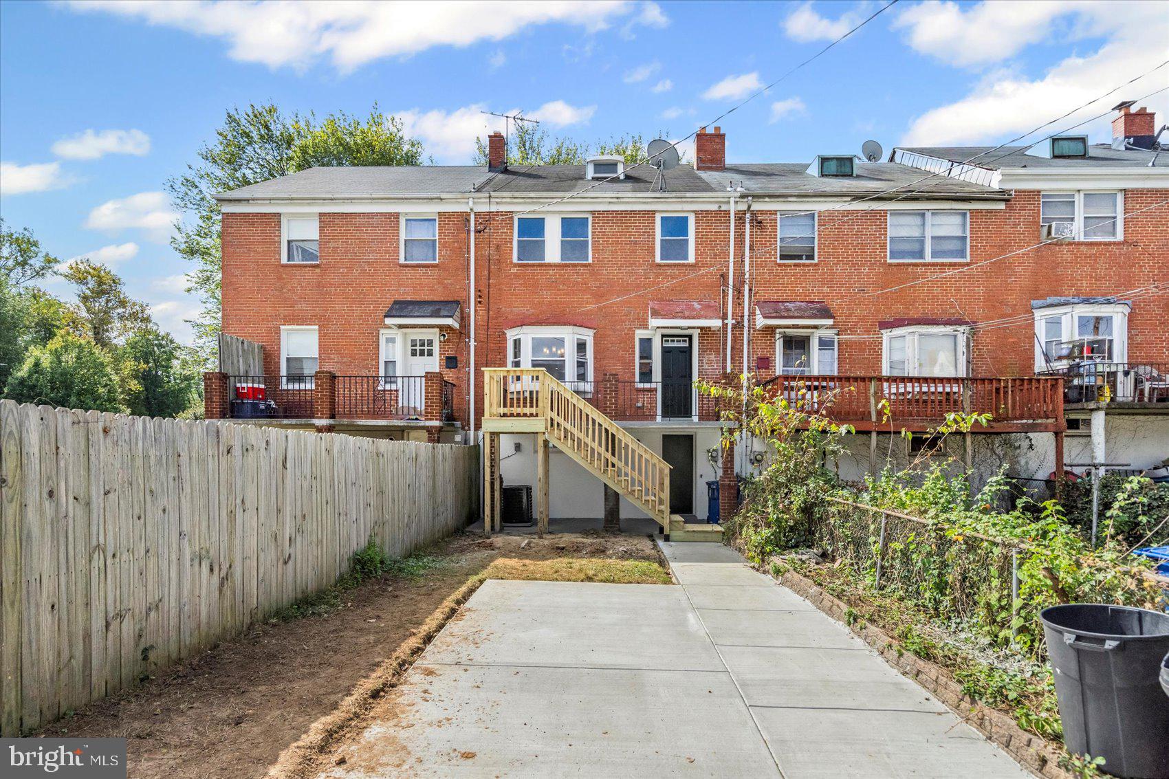 PERRING LOCH - Residential