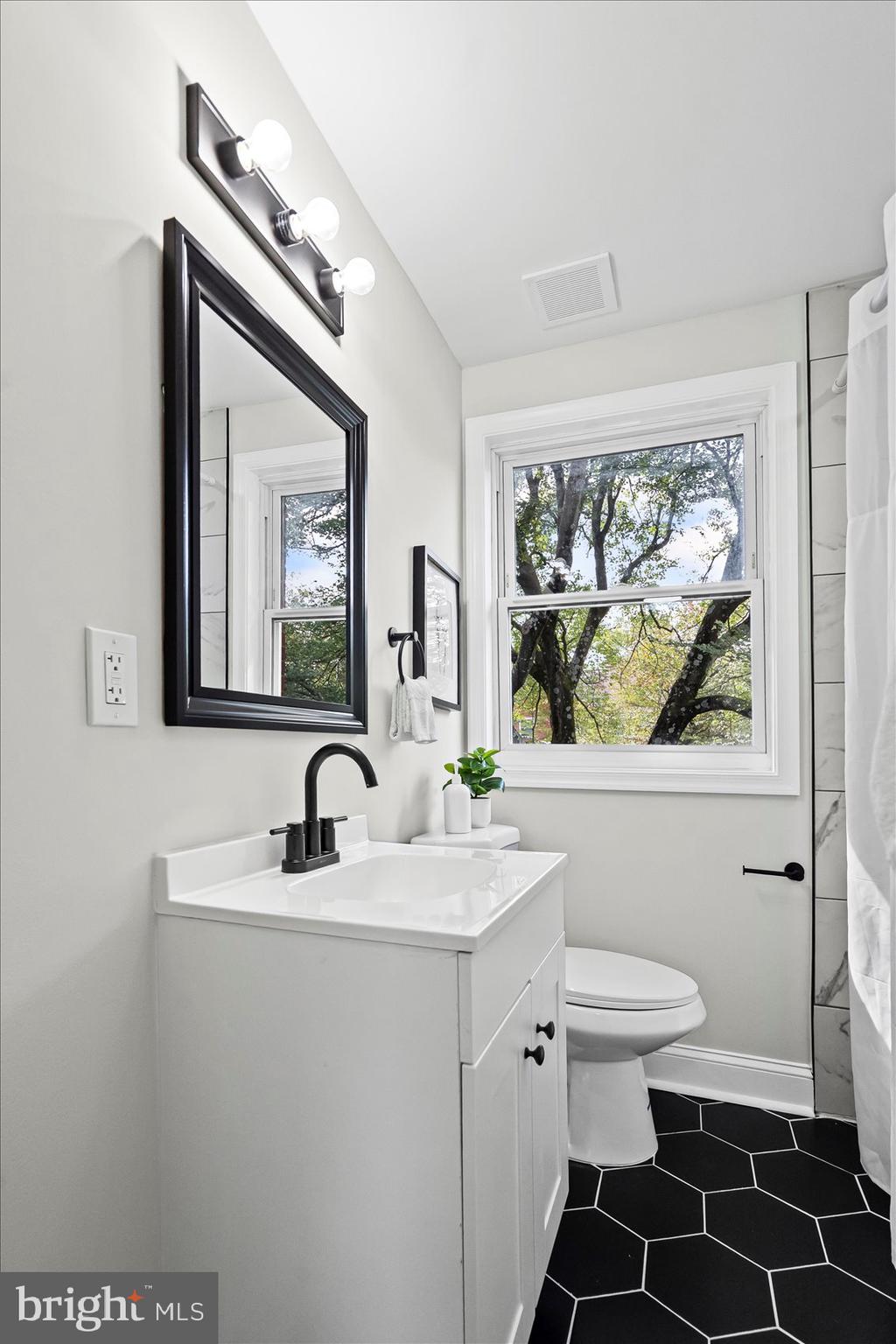 PERRING LOCH - Residential