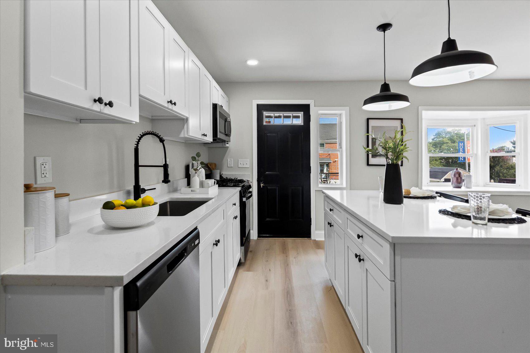 PERRING LOCH - Residential