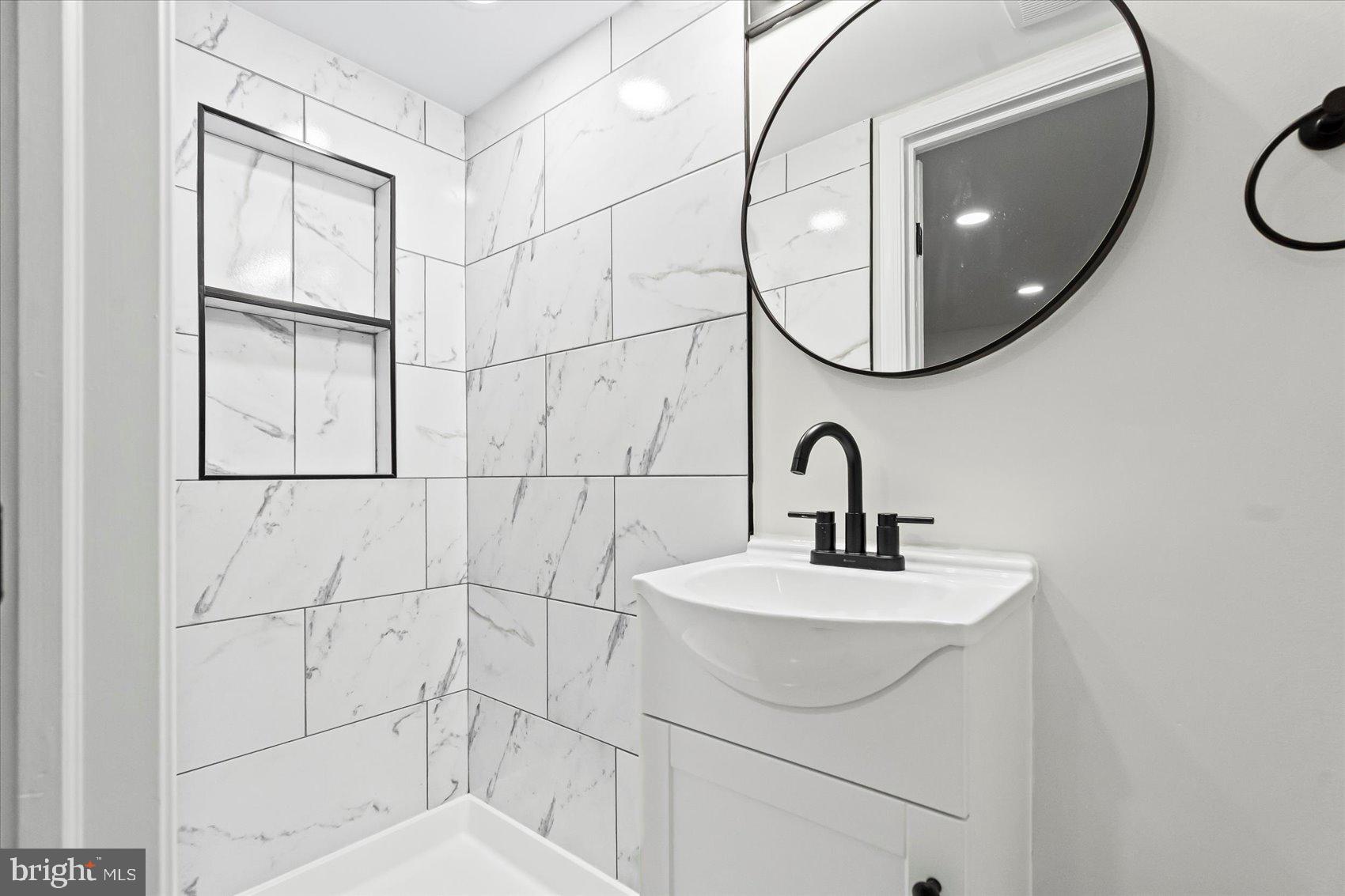 PERRING LOCH - Residential