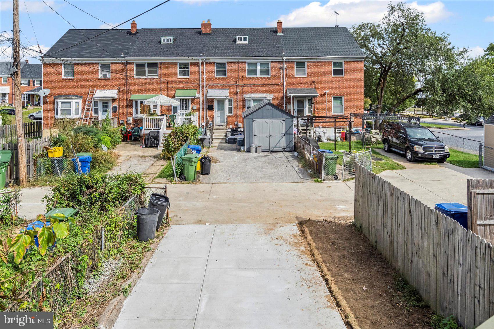 PERRING LOCH - Residential