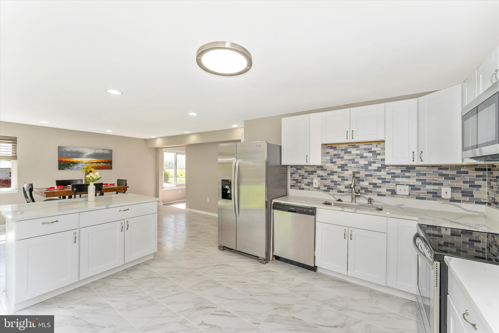 RAMBLING HILLS - Residential