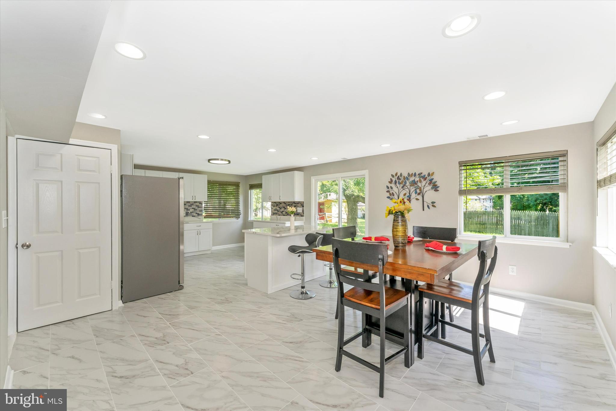 RAMBLING HILLS - Residential