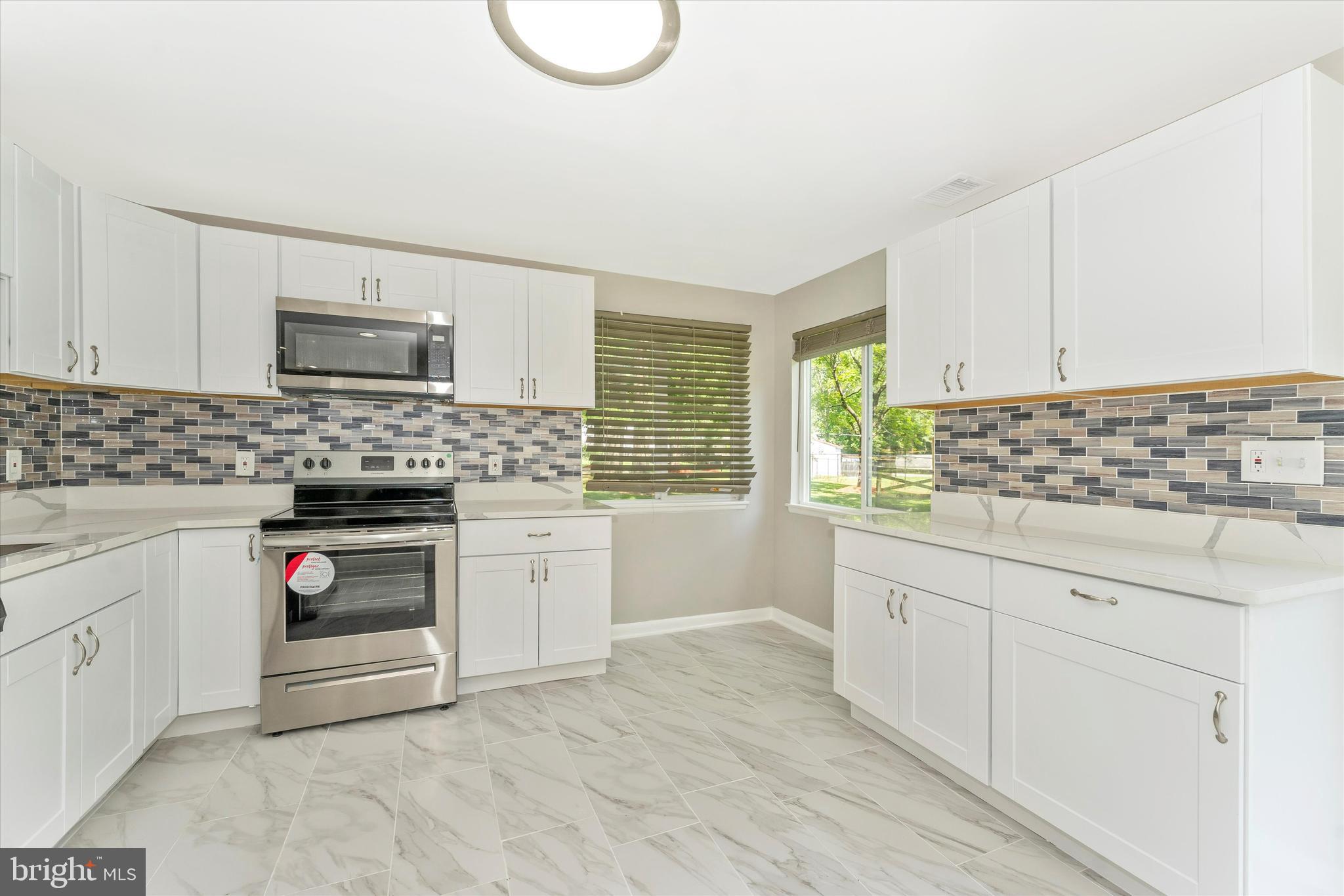 RAMBLING HILLS - Residential