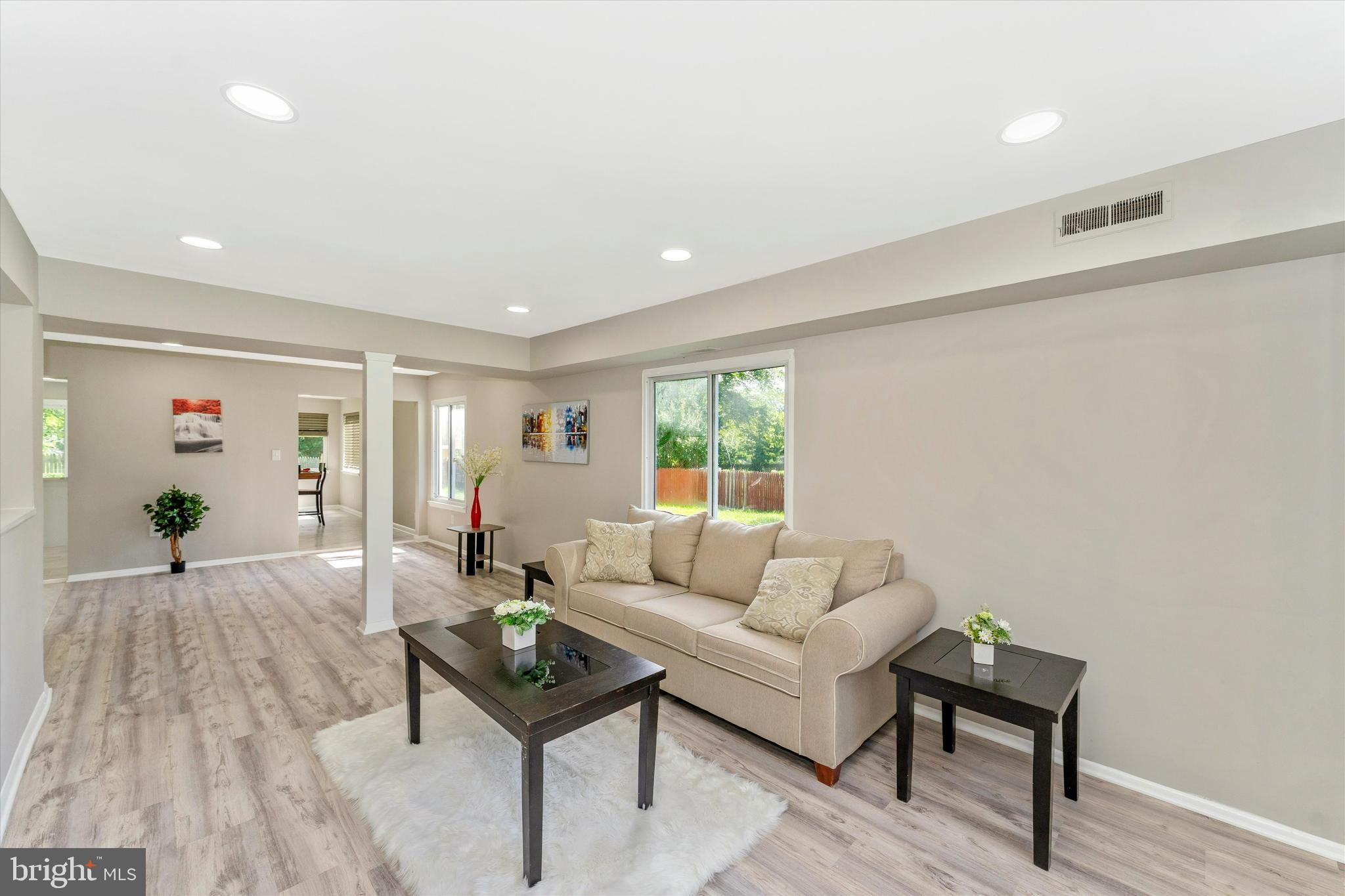 RAMBLING HILLS - Residential