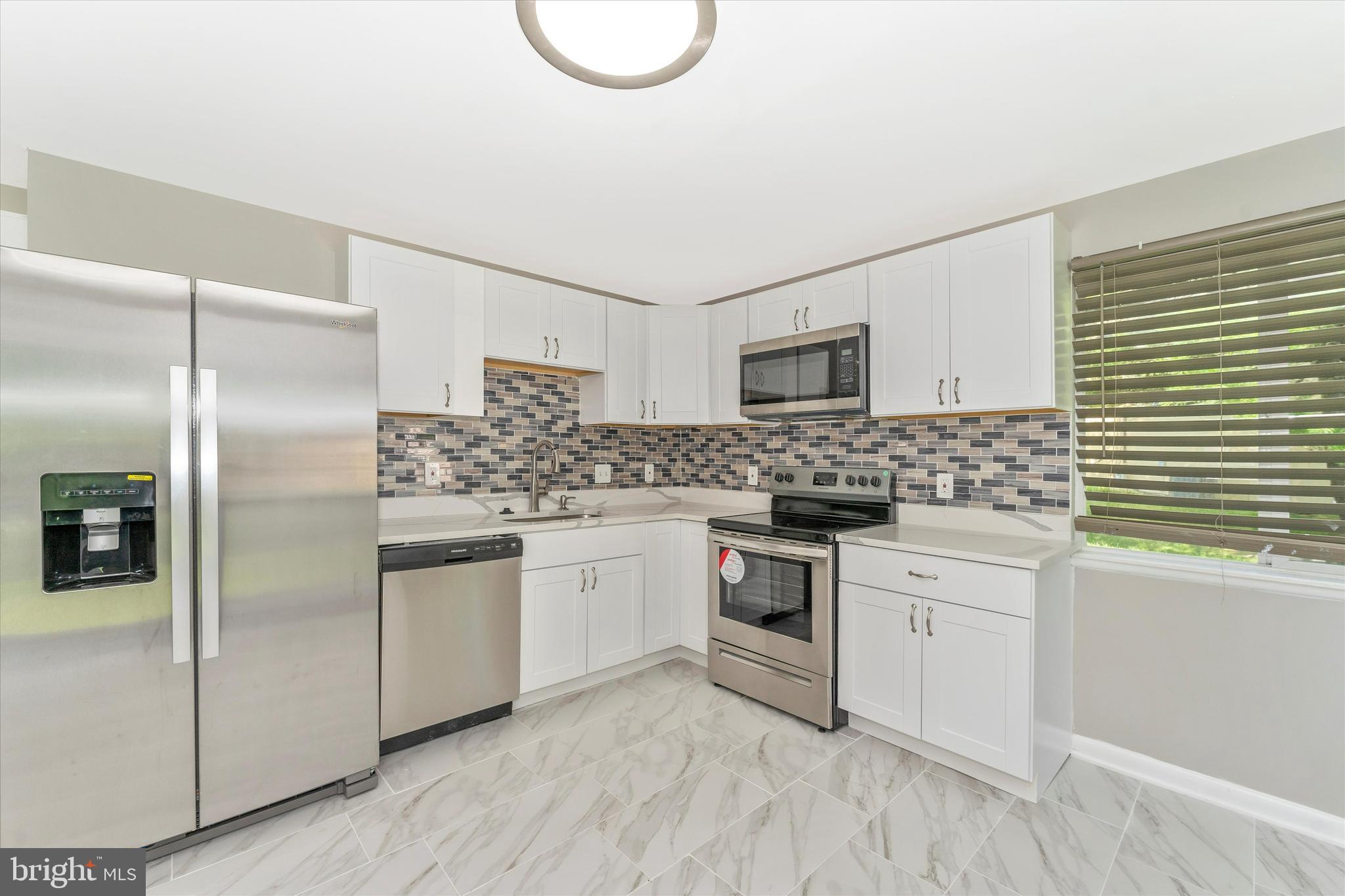 RAMBLING HILLS - Residential