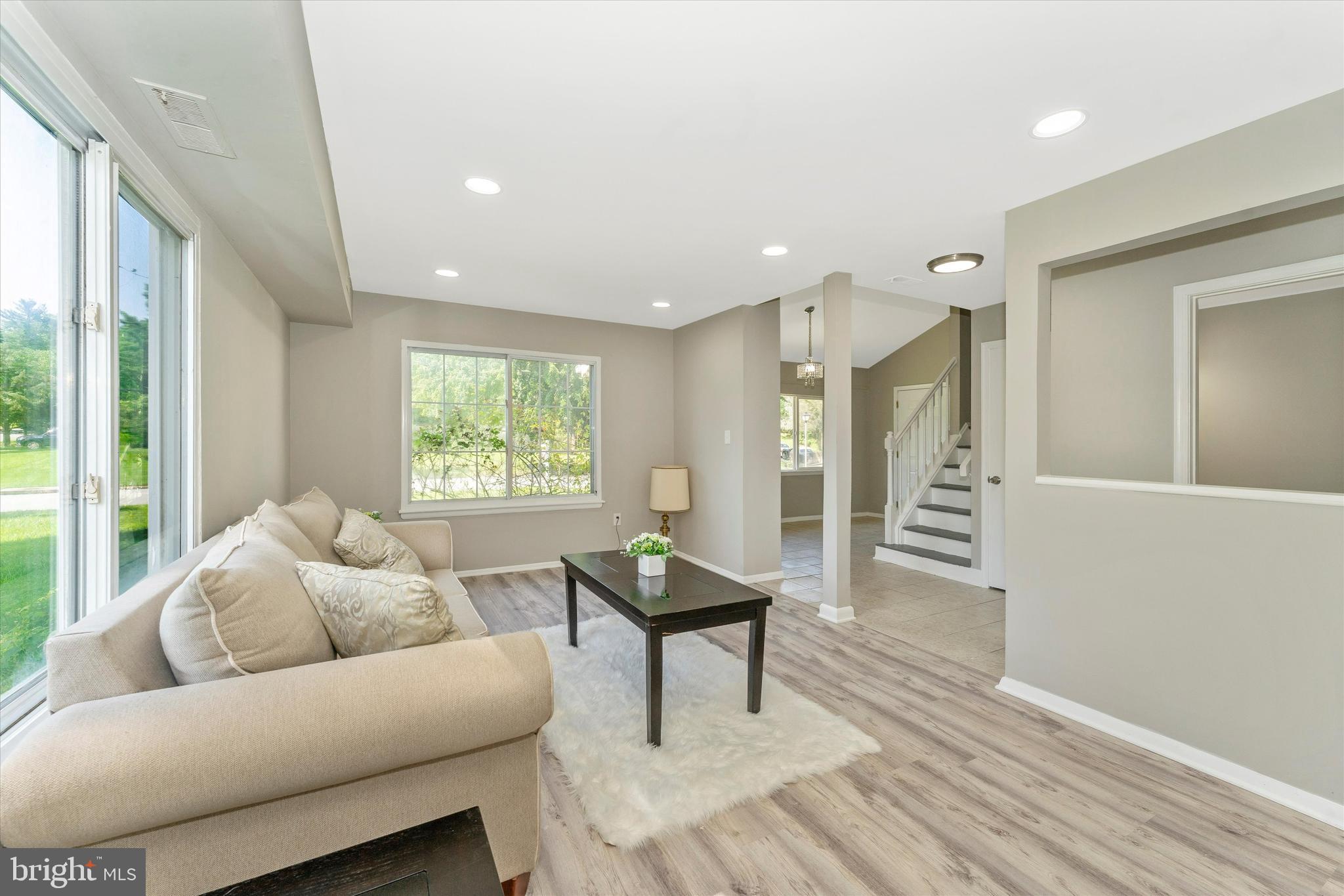 RAMBLING HILLS - Residential