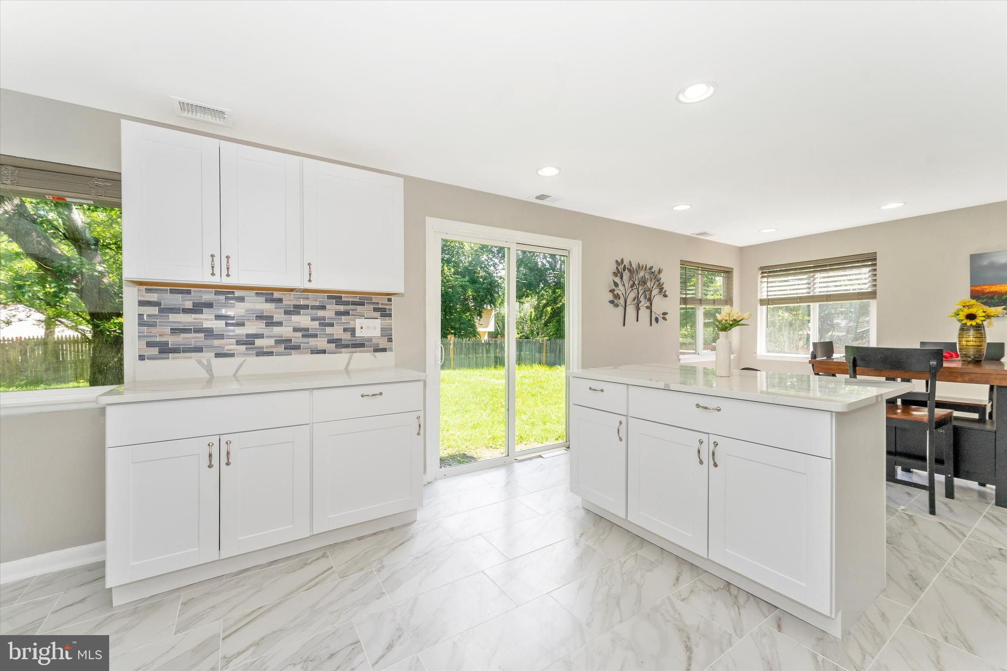 RAMBLING HILLS - Residential