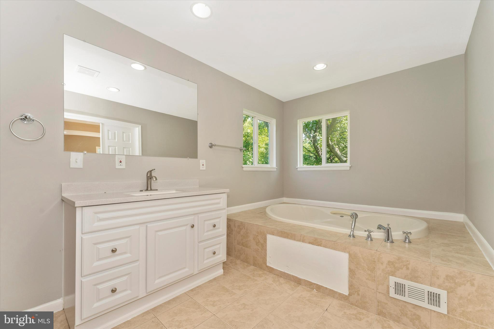 RAMBLING HILLS - Residential