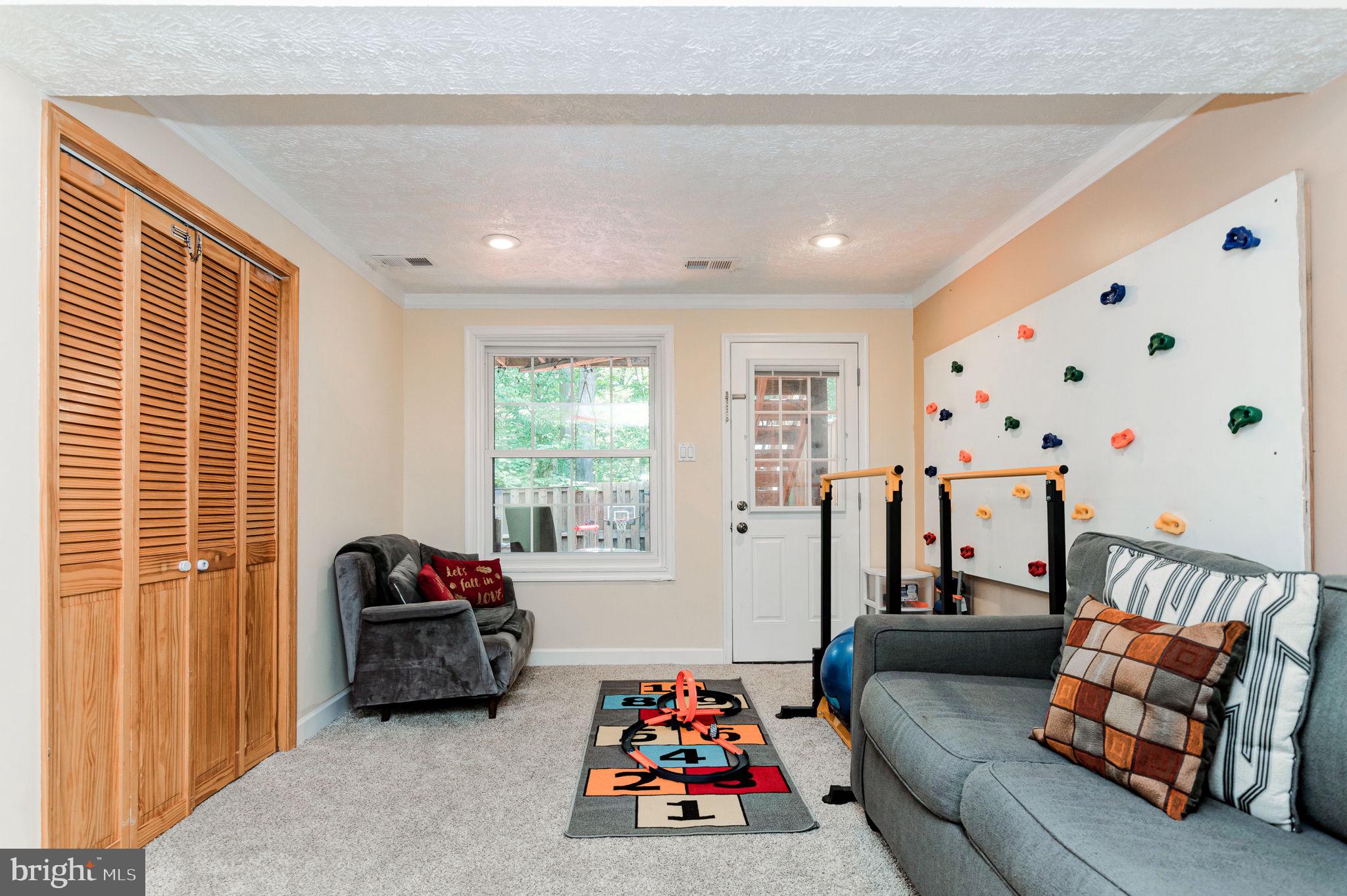 NEWINGTON FOREST - Residential