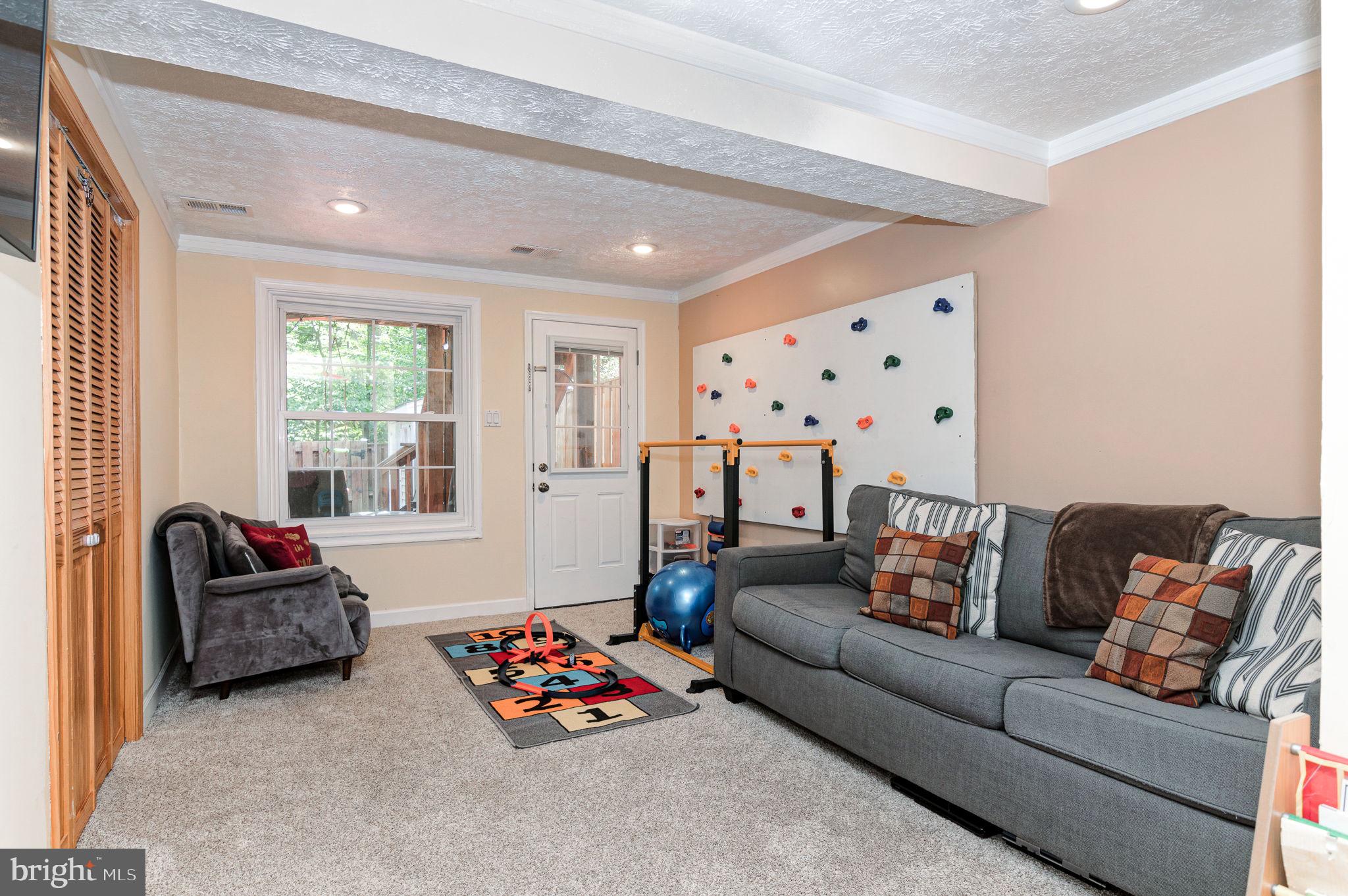 NEWINGTON FOREST - Residential