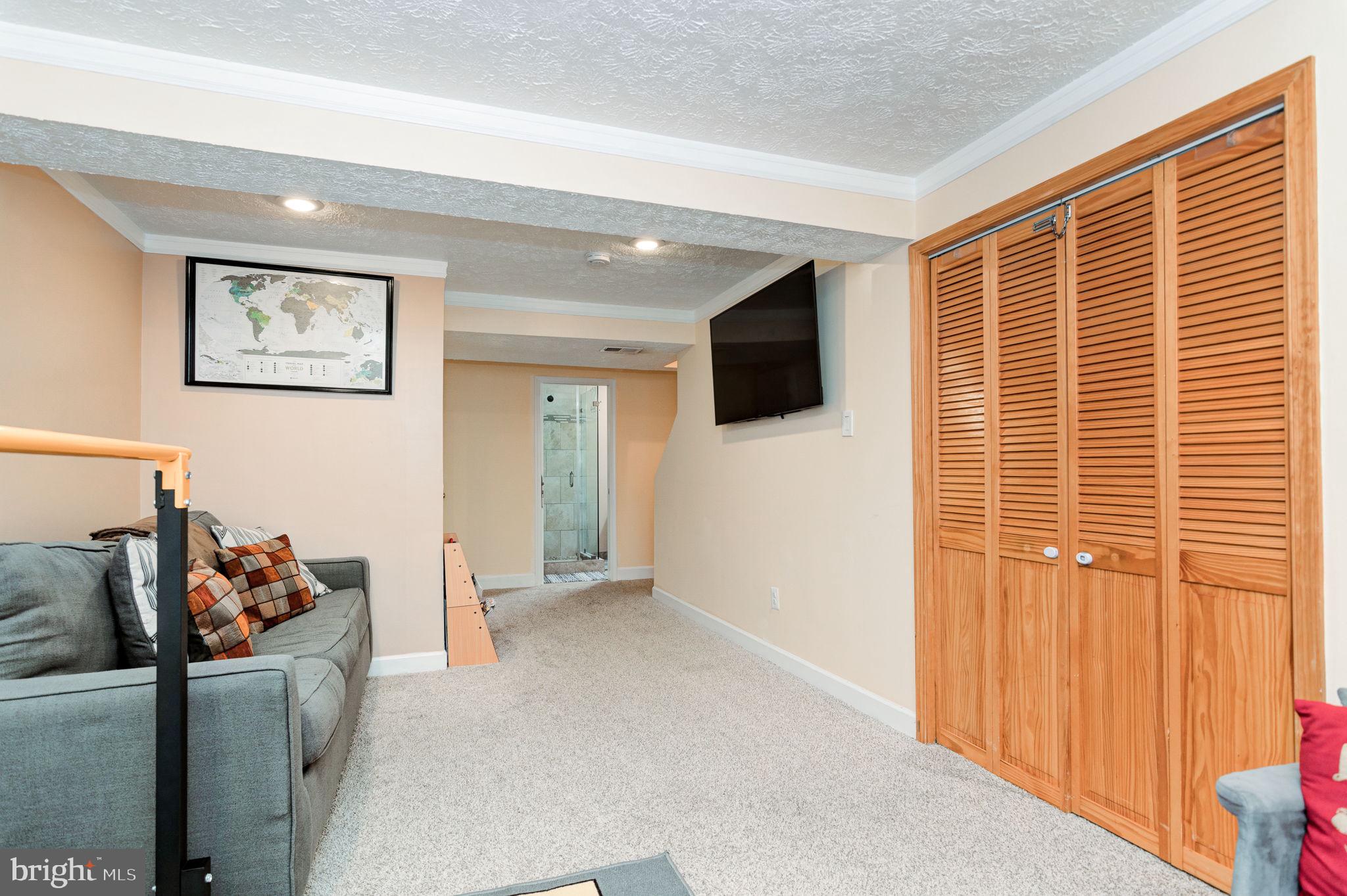 NEWINGTON FOREST - Residential