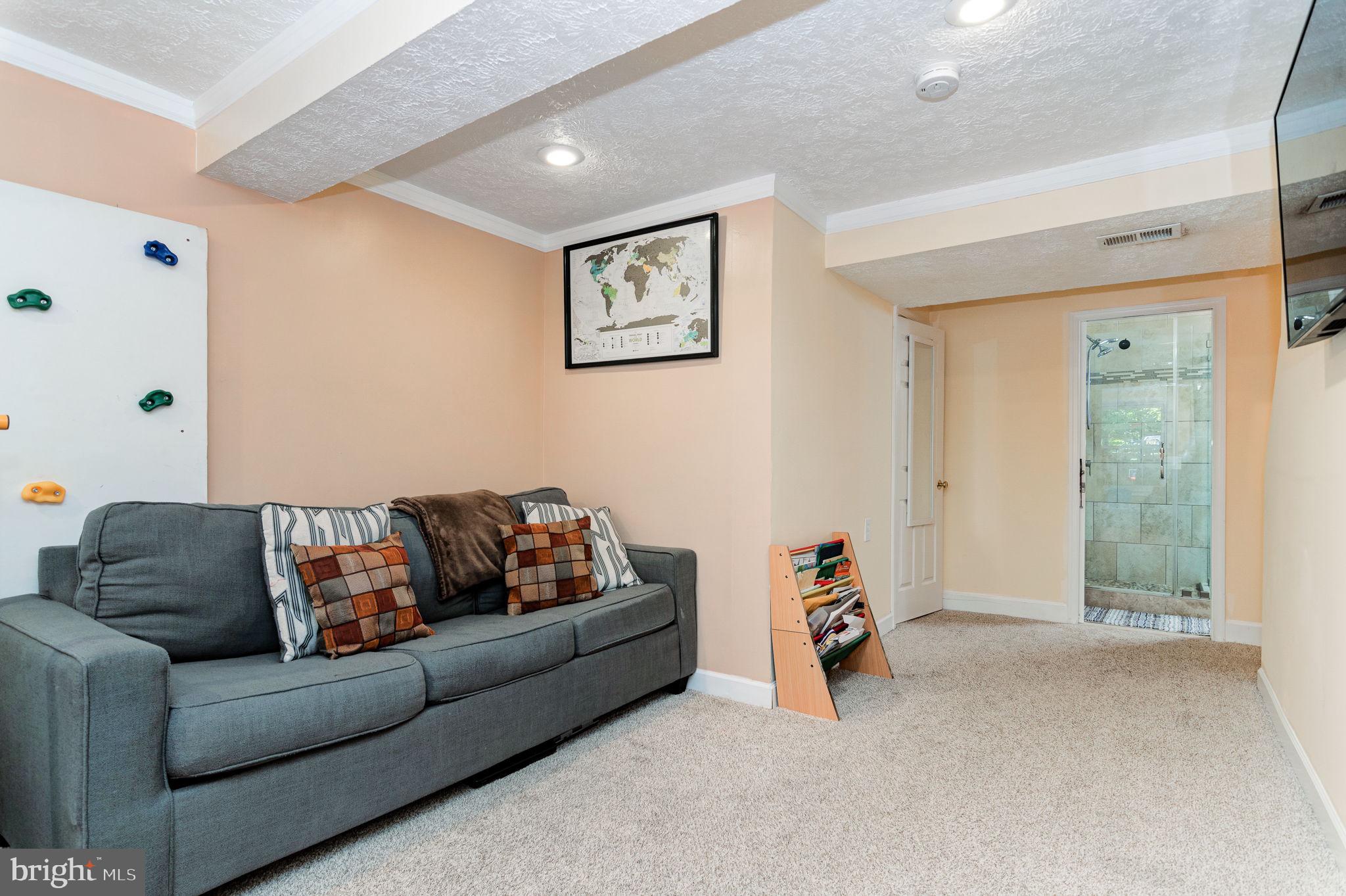 NEWINGTON FOREST - Residential