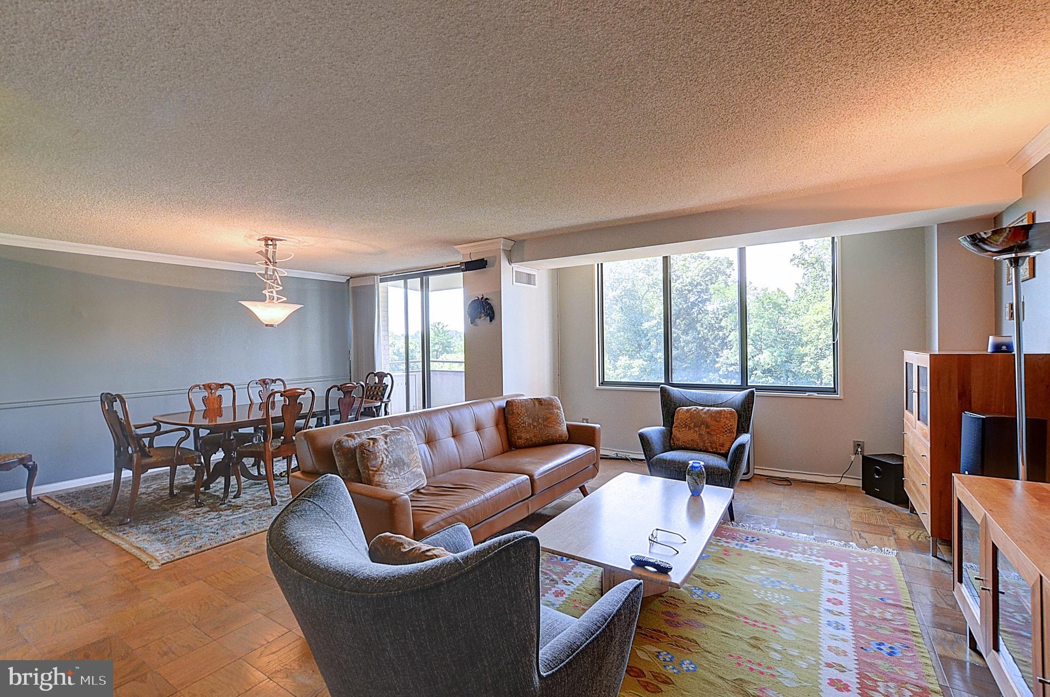 PROMENADE TOWERS - Residential