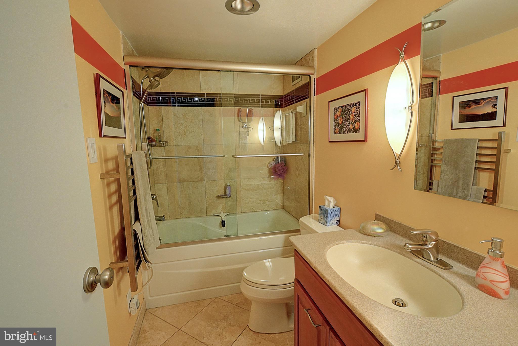 PROMENADE TOWERS - Residential