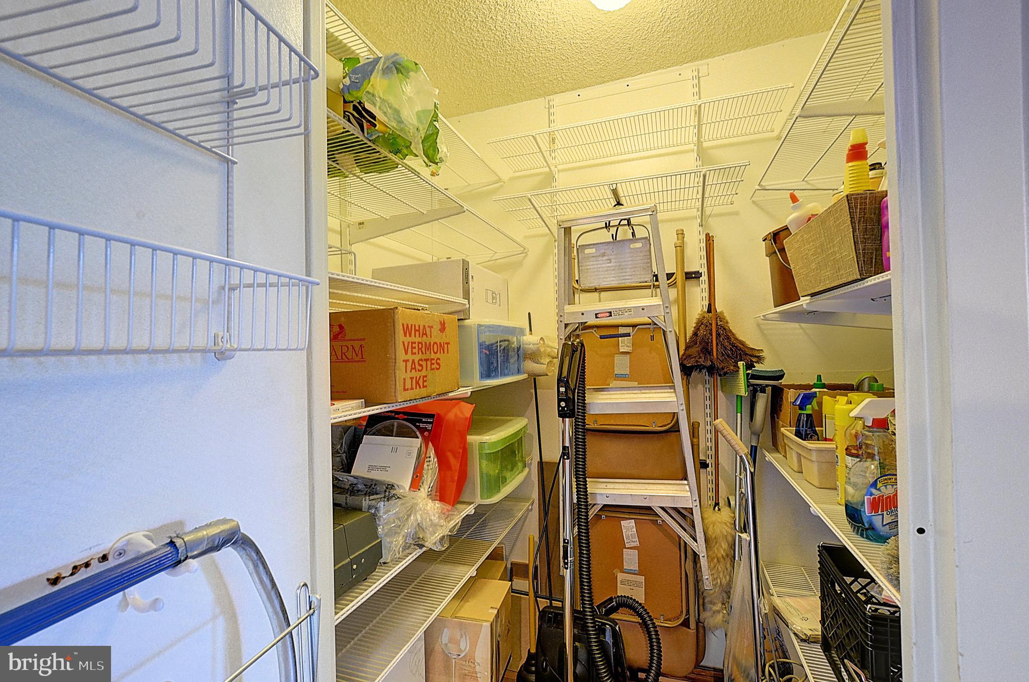 PROMENADE TOWERS - Residential