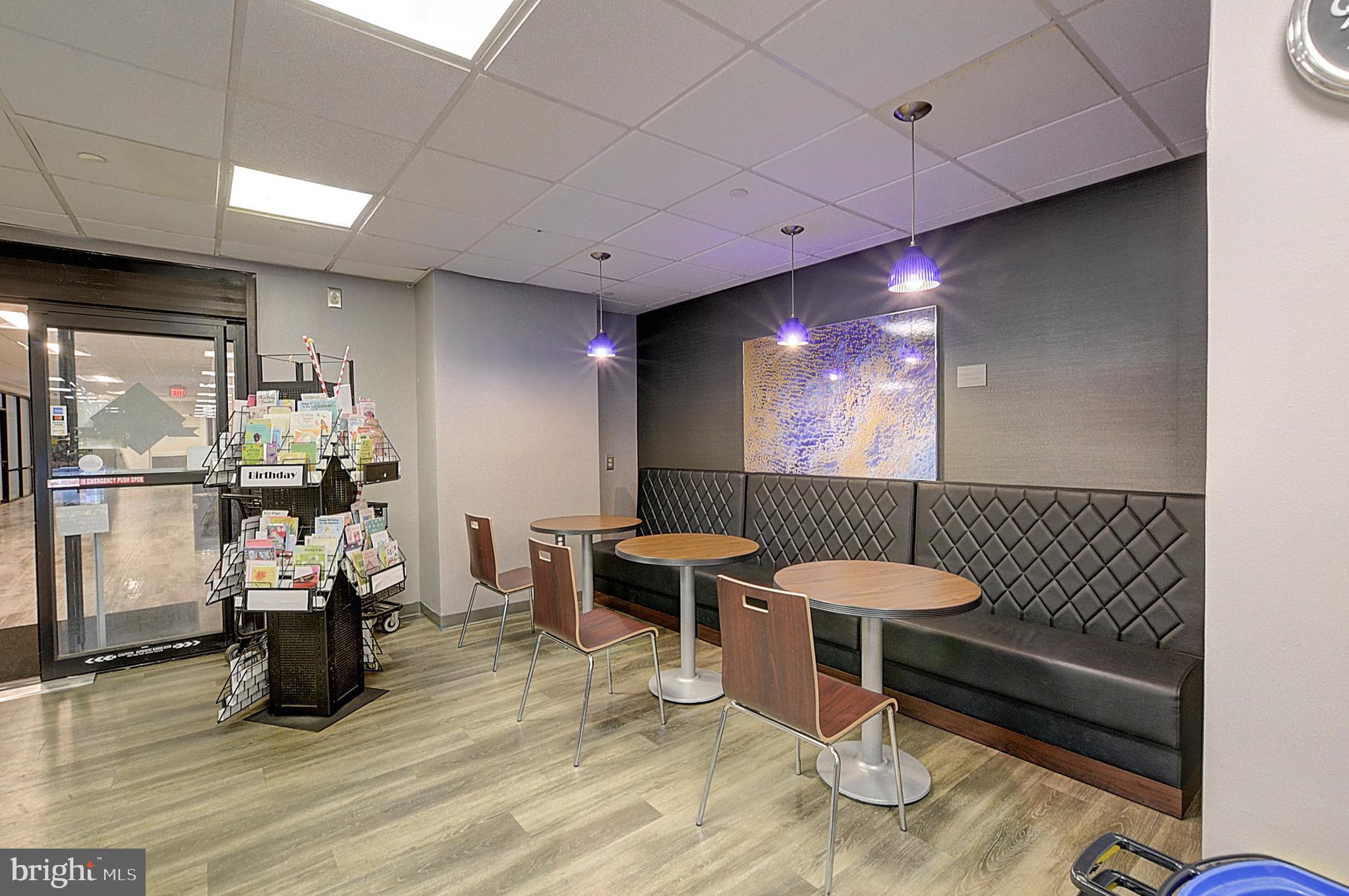 PROMENADE TOWERS - Residential