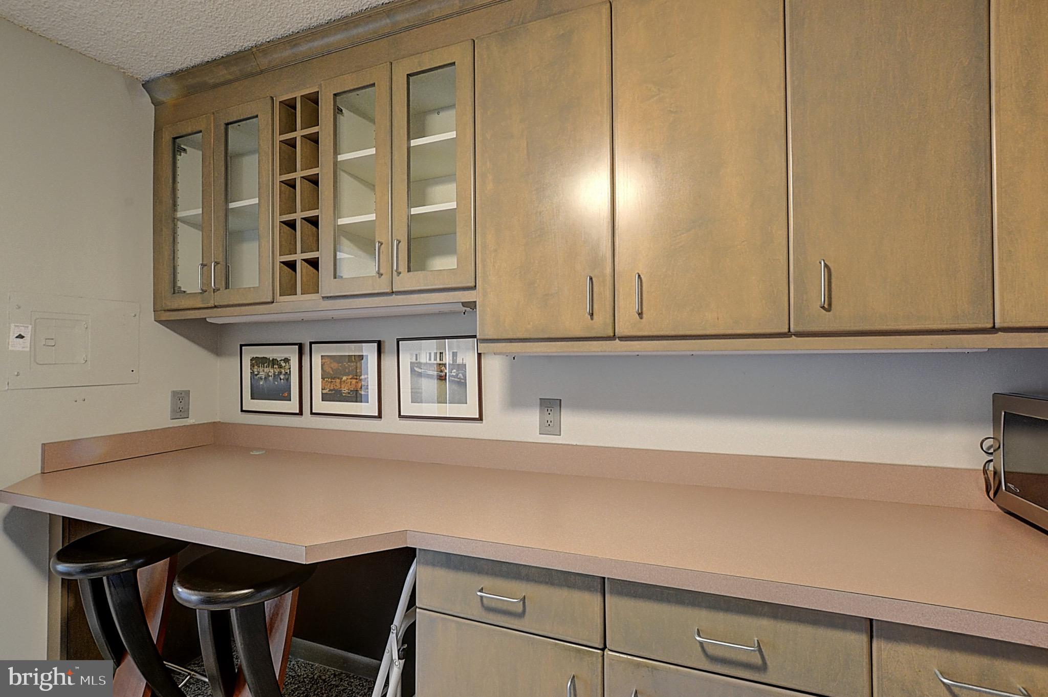 PROMENADE TOWERS - Residential