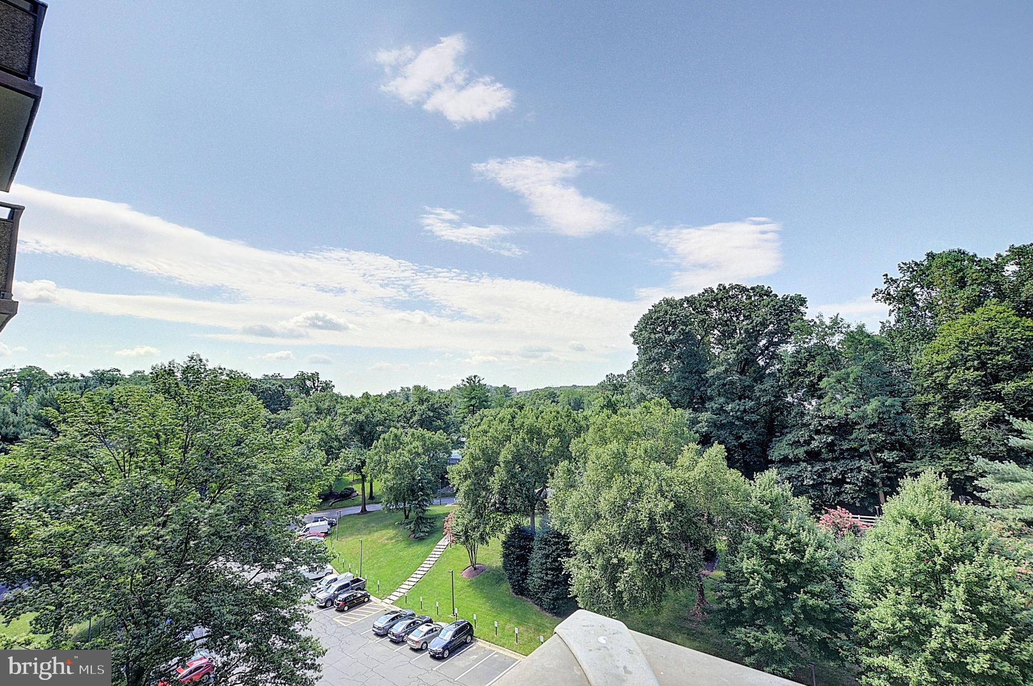 PROMENADE TOWERS - Residential