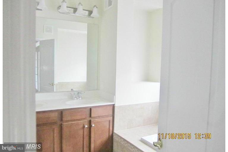 RESIDENCES AT BRAMBLETON - Residential Lease