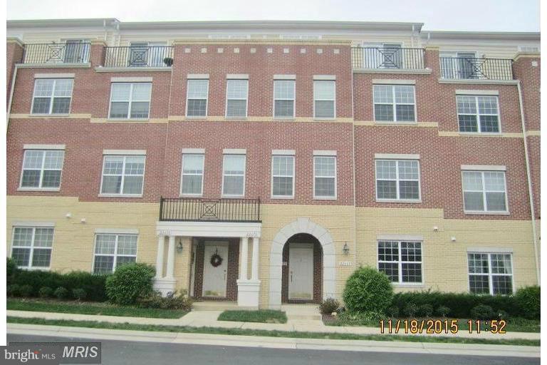 RESIDENCES AT BRAMBLETON - Residential Lease