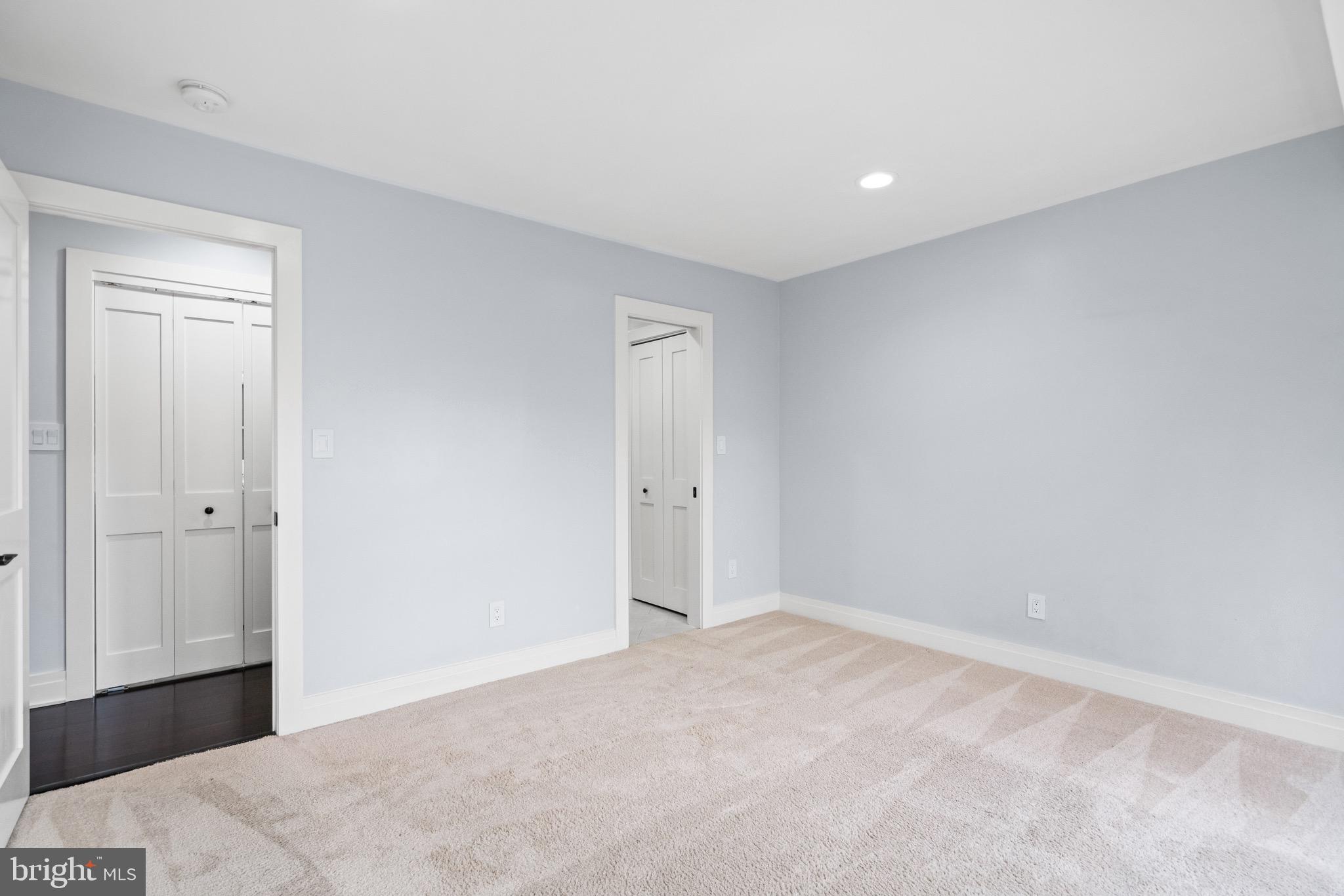 CHRISTOPHER COURT - Residential