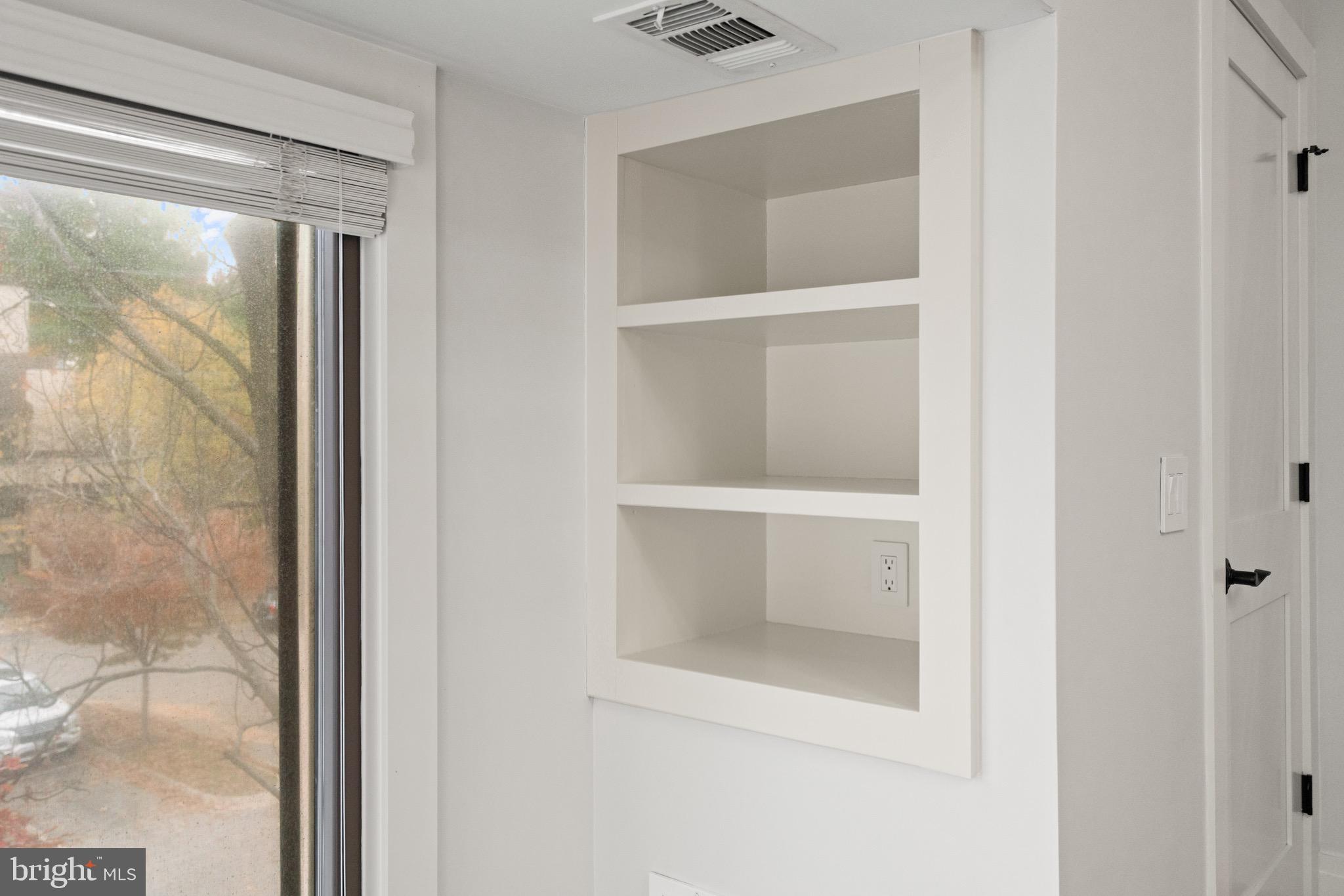 CHRISTOPHER COURT - Residential