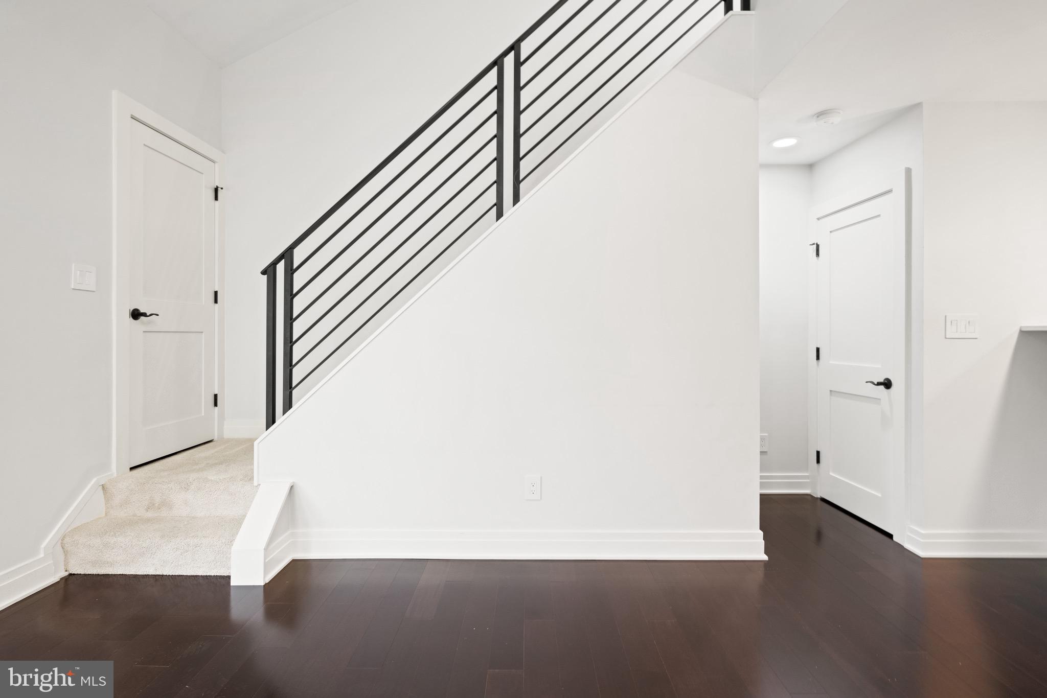 CHRISTOPHER COURT - Residential