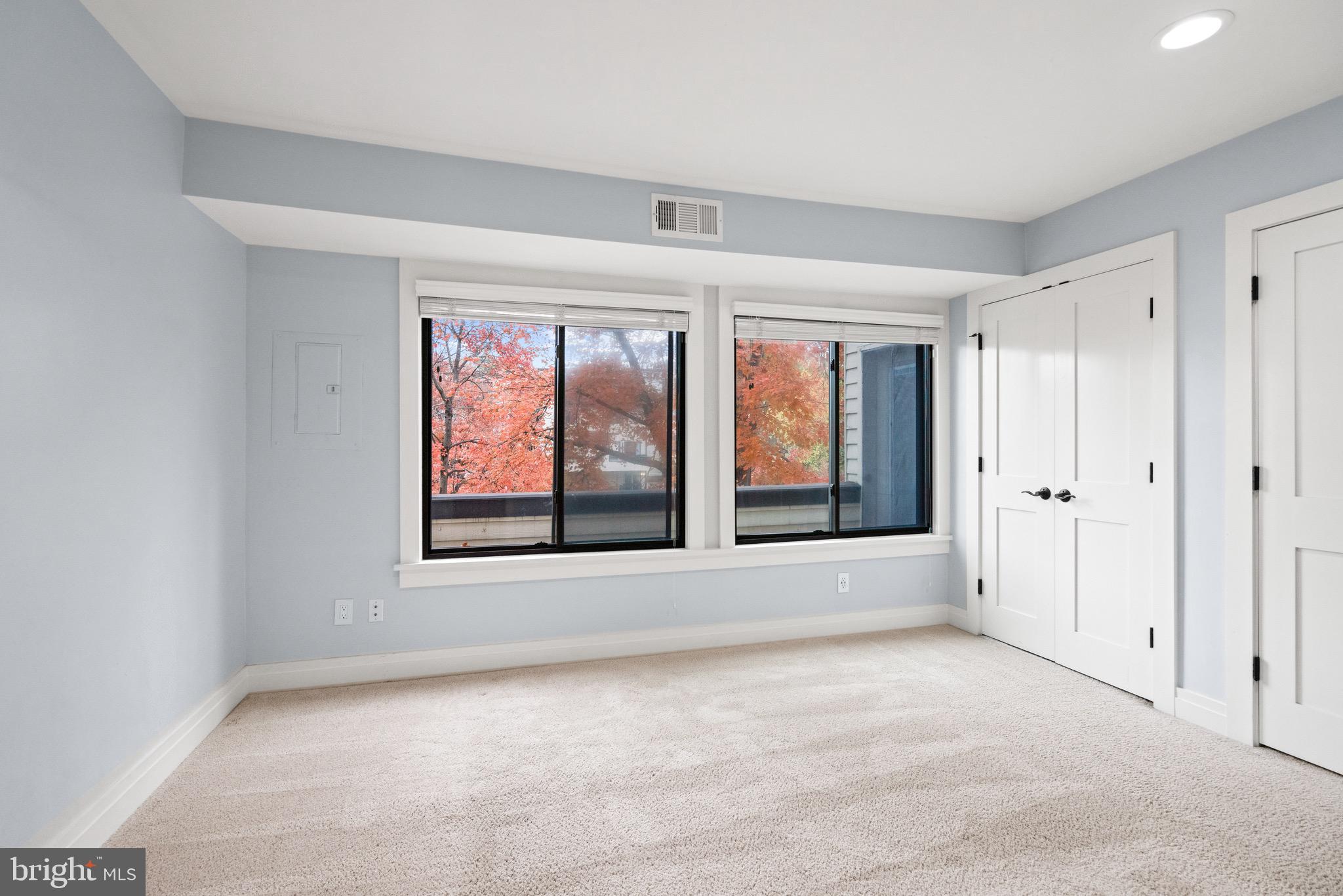 CHRISTOPHER COURT - Residential