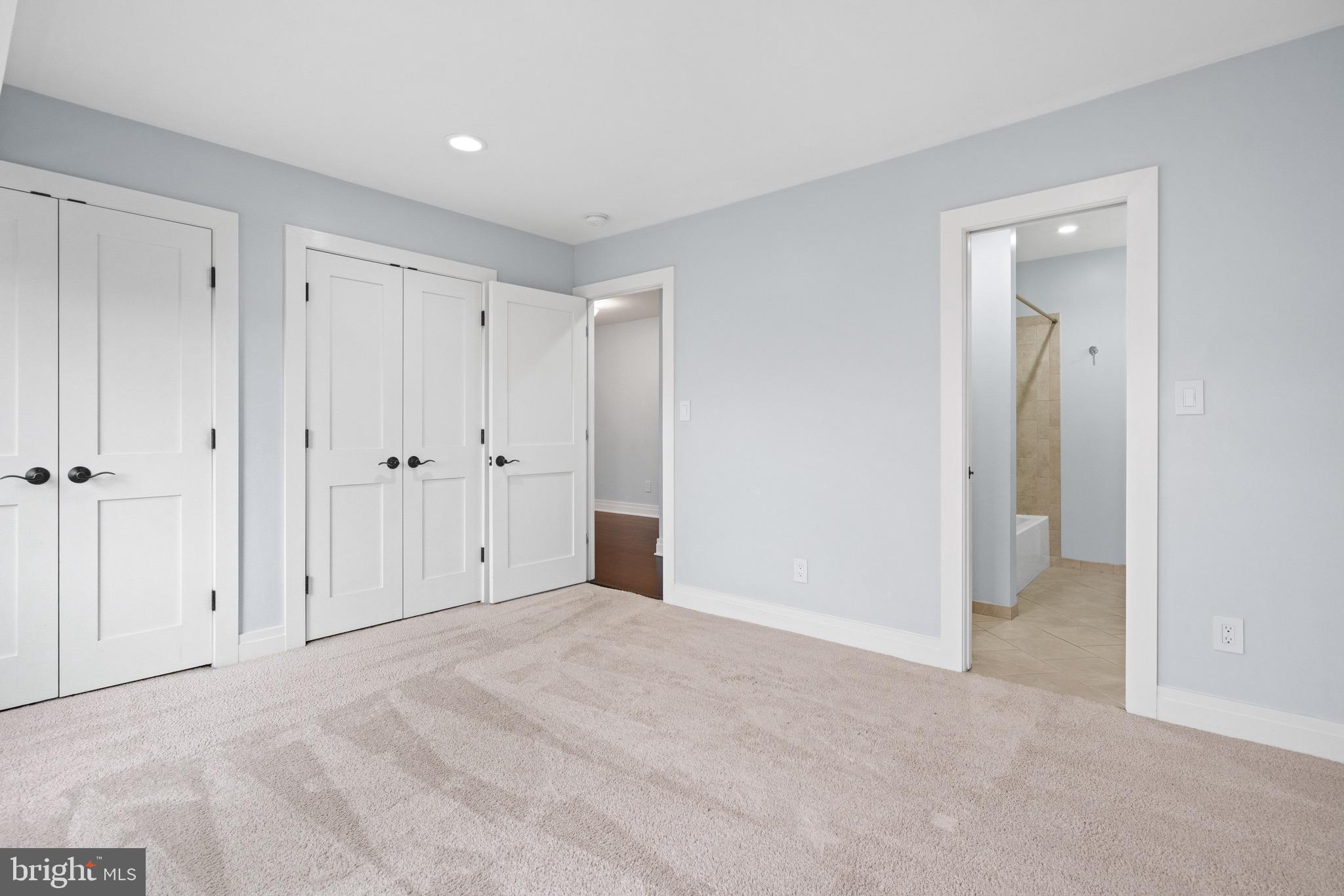 CHRISTOPHER COURT - Residential