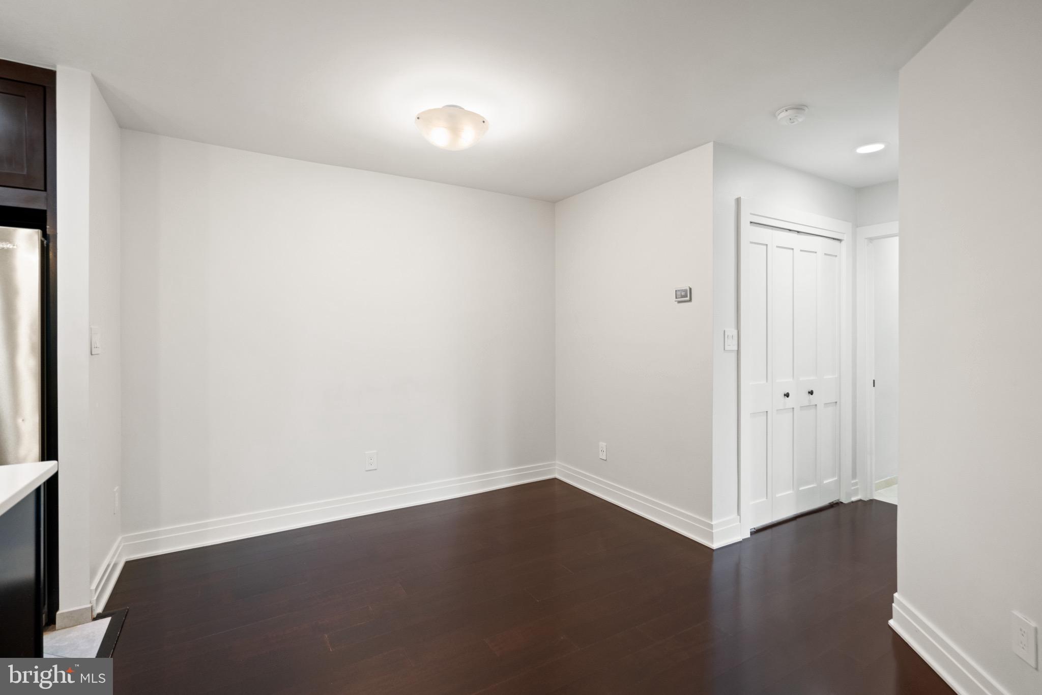 CHRISTOPHER COURT - Residential