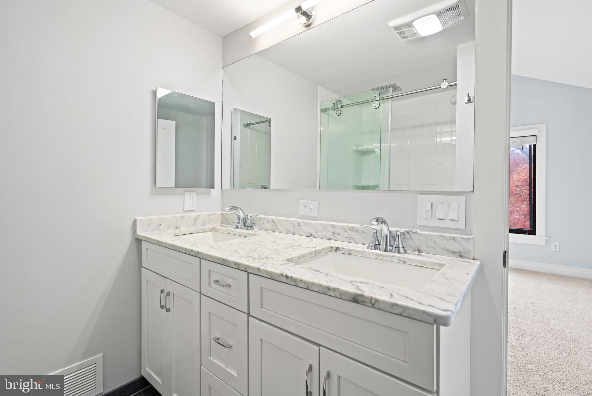 CHRISTOPHER COURT - Residential