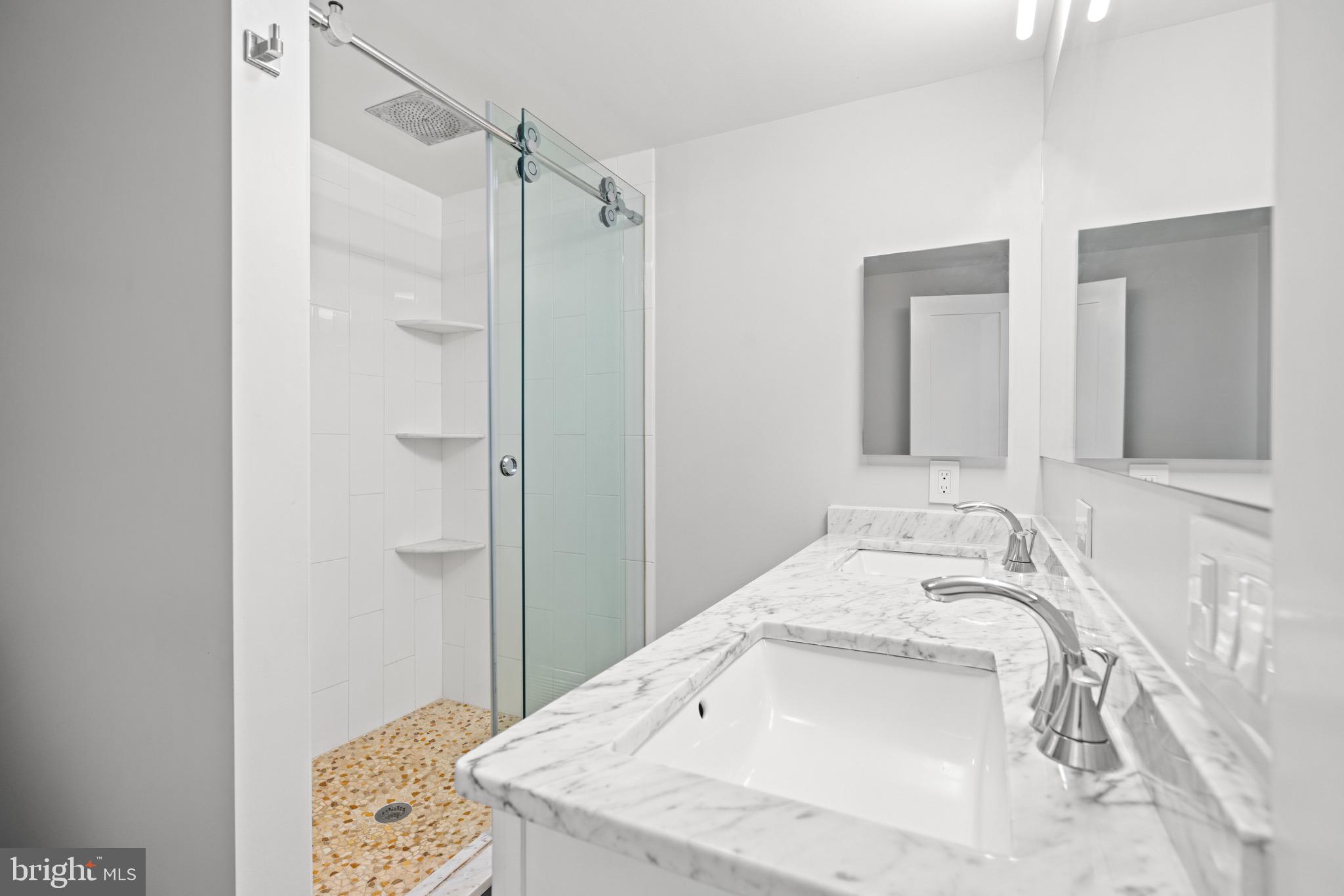 CHRISTOPHER COURT - Residential