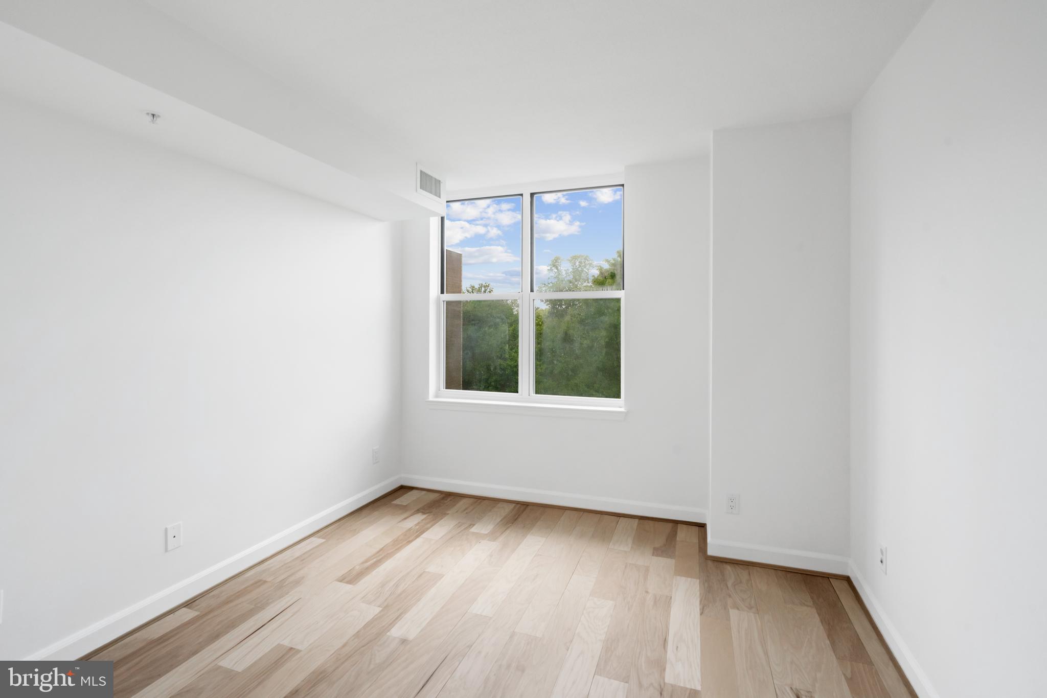 MADISON PARK CONDOMINIUMS - Residential