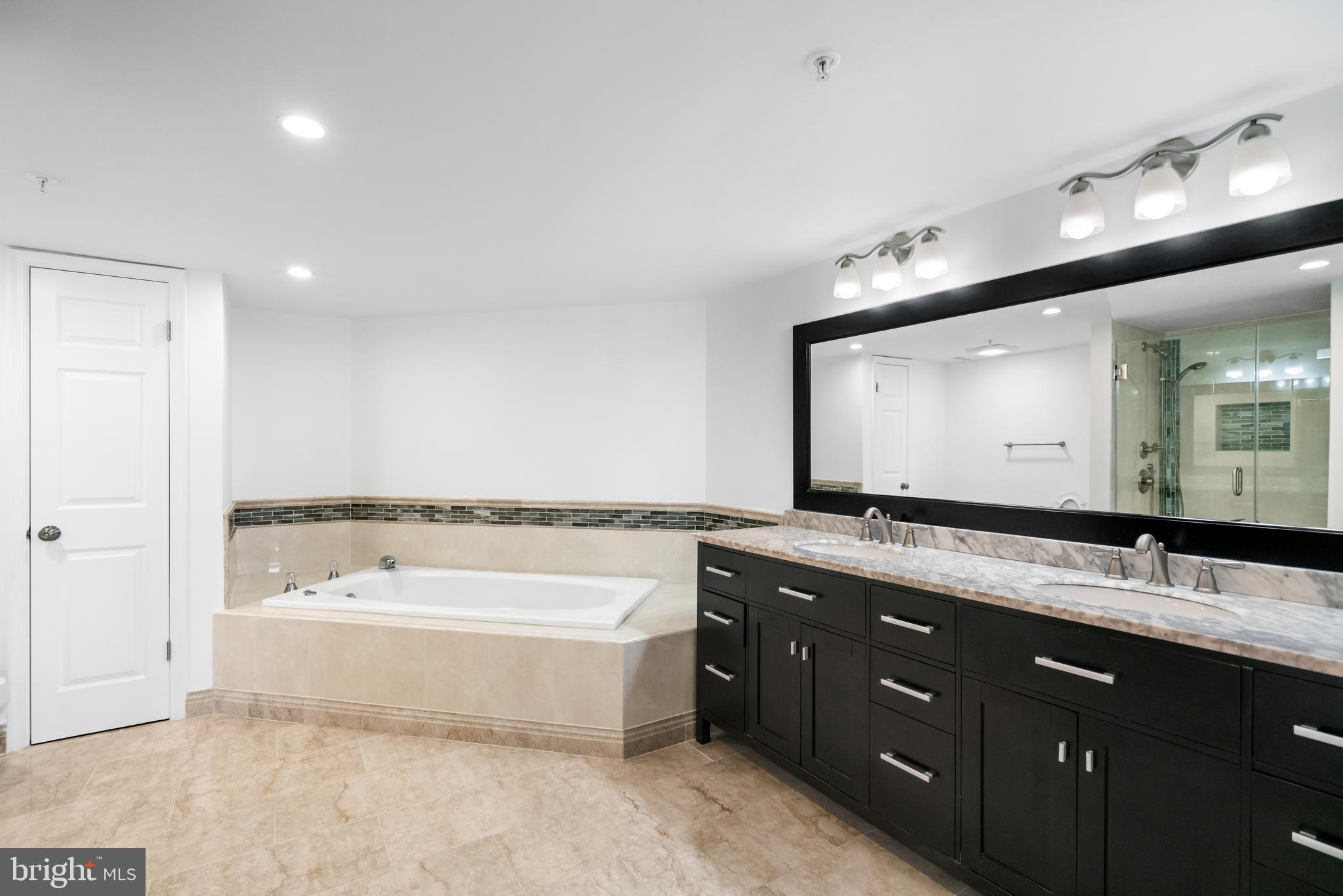 MADISON PARK CONDOMINIUMS - Residential