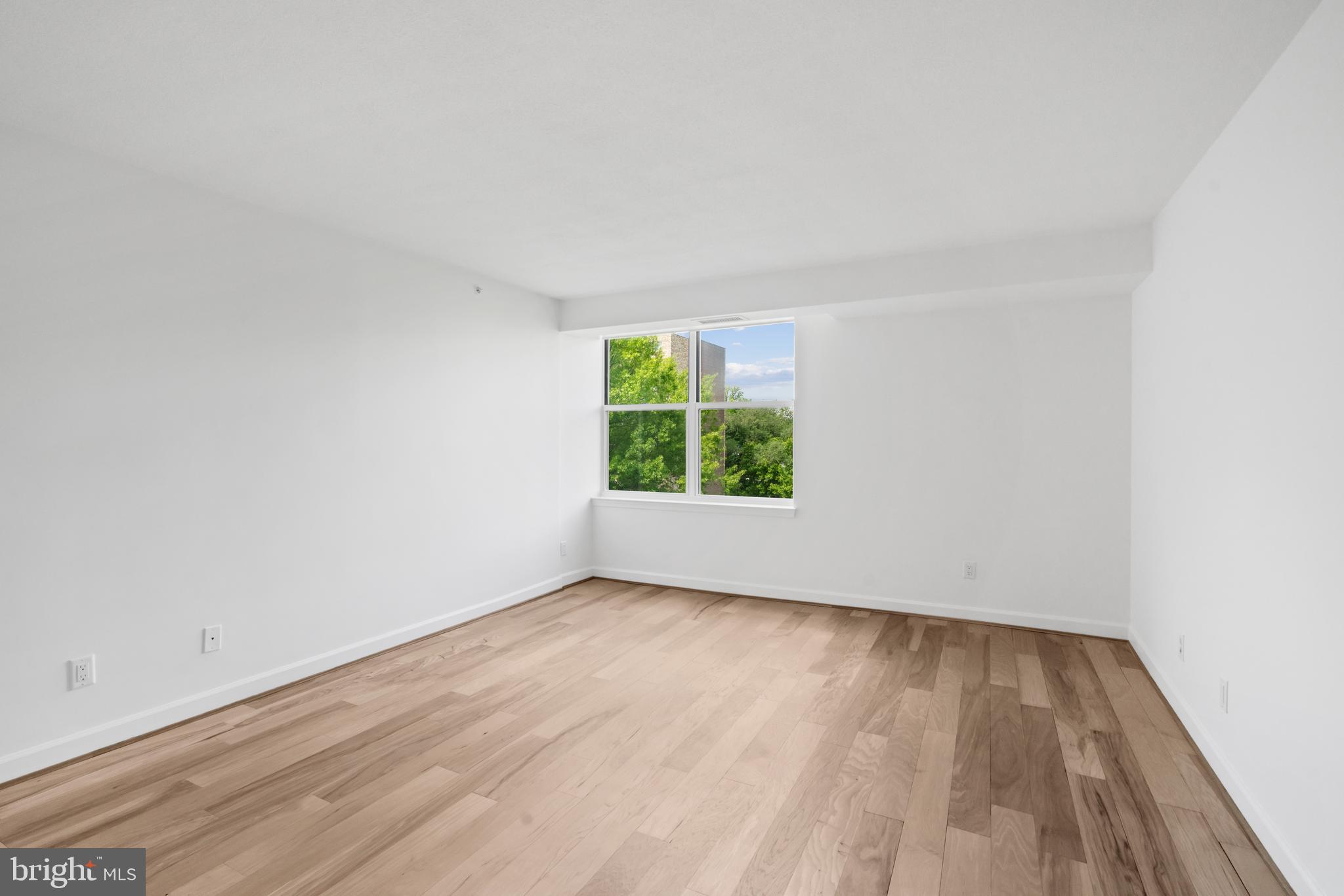 MADISON PARK CONDOMINIUMS - Residential