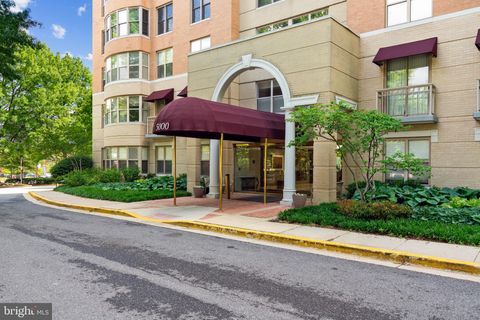Photo of 5000 Battery Lane #704, BETHESDA, MD 20814 (MLS # MDMC2231234)