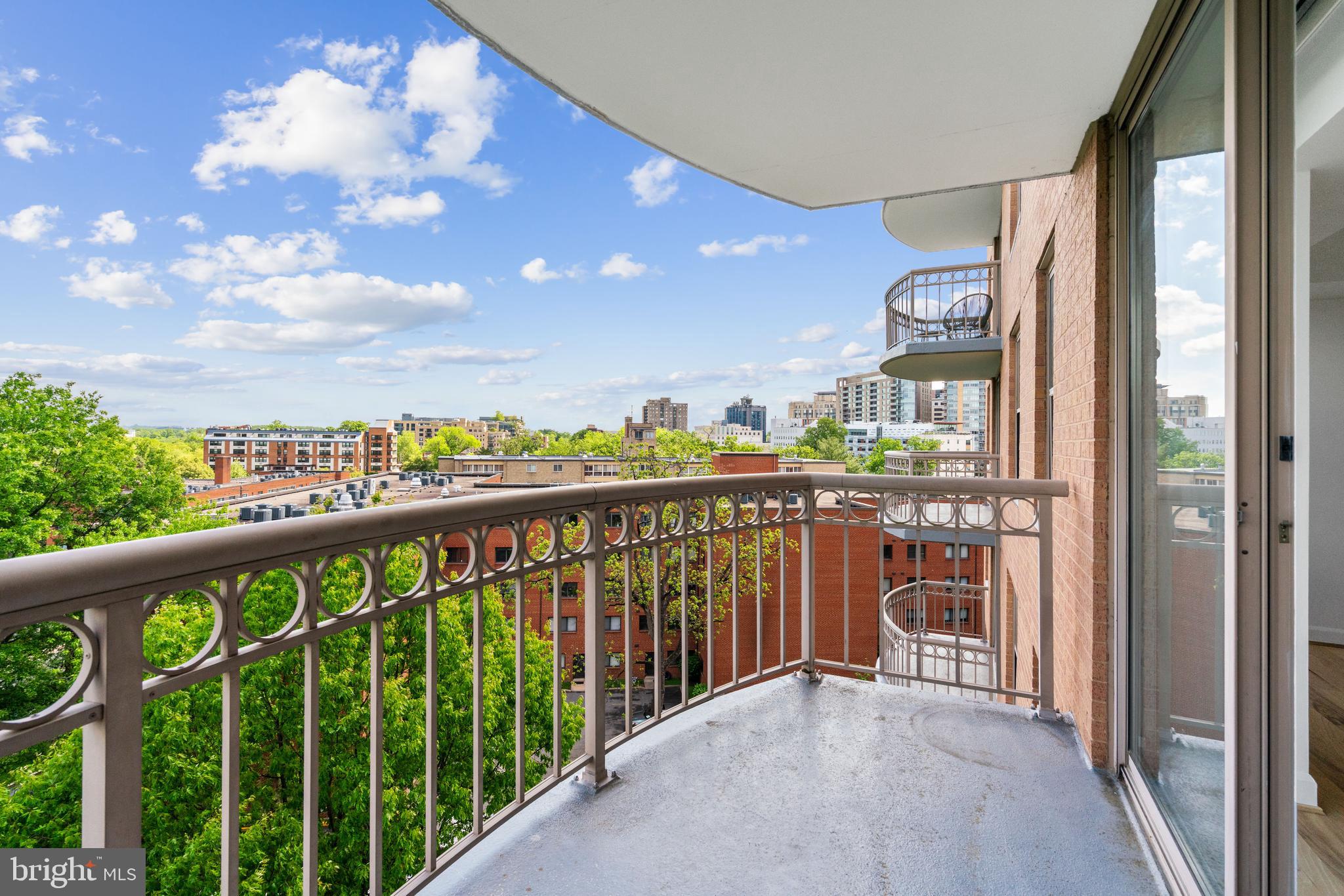 MADISON PARK CONDOMINIUMS - Residential