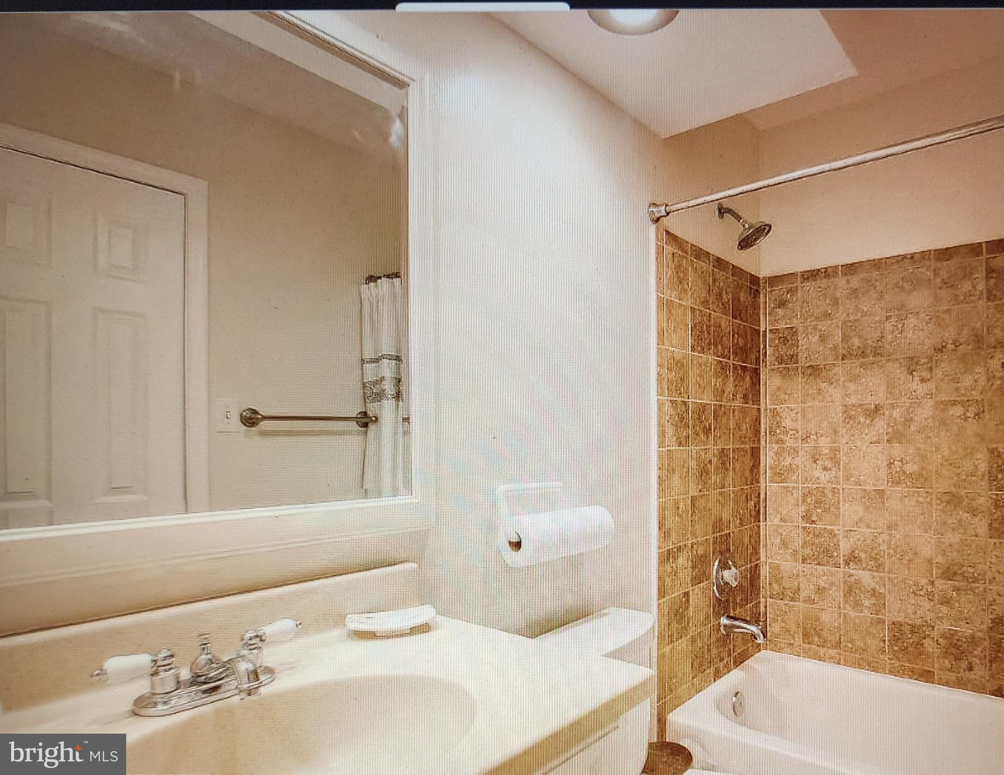 NEWGATE - Residential Lease