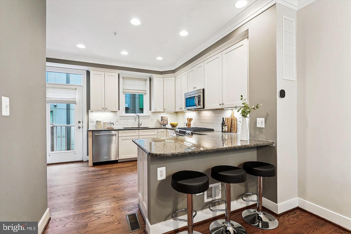 MOSAIC AT MERRIFIELD - Residential Lease